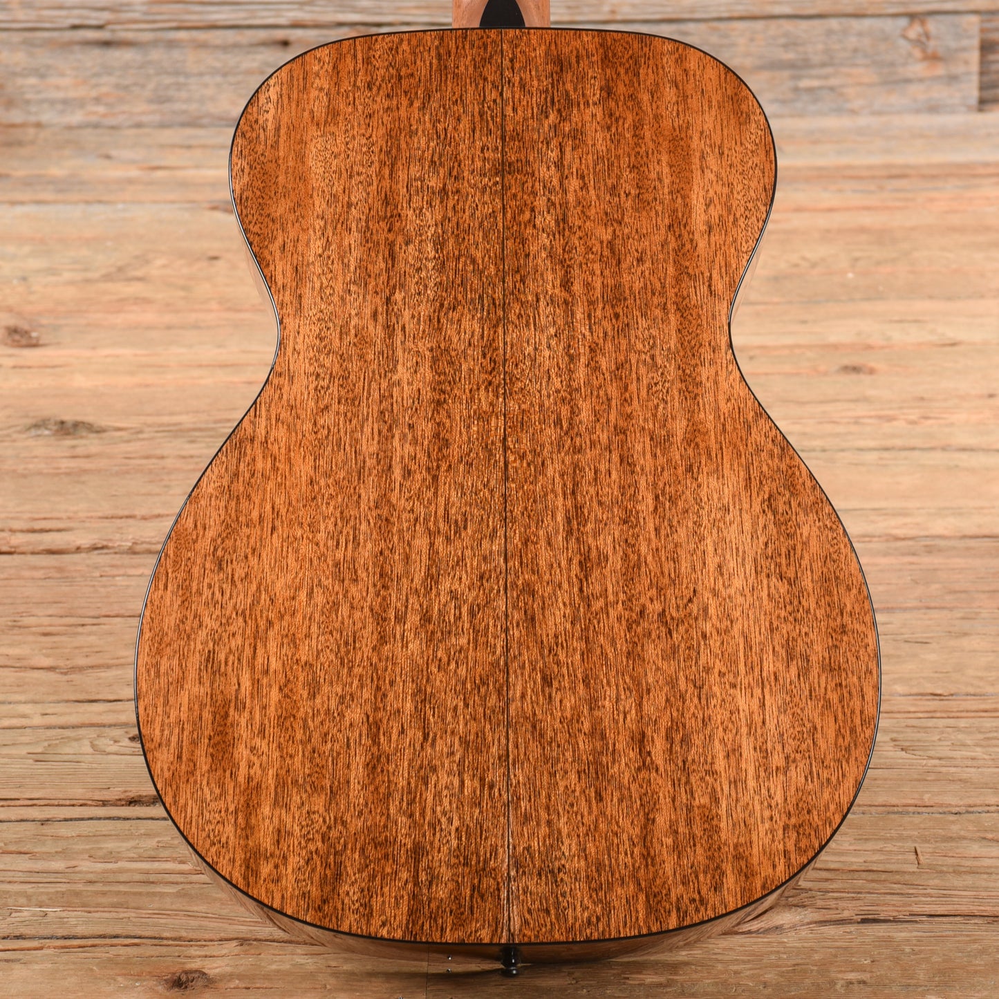 Martin Standard Series 000-18 Natural Acoustic Guitars / OM and Auditorium
