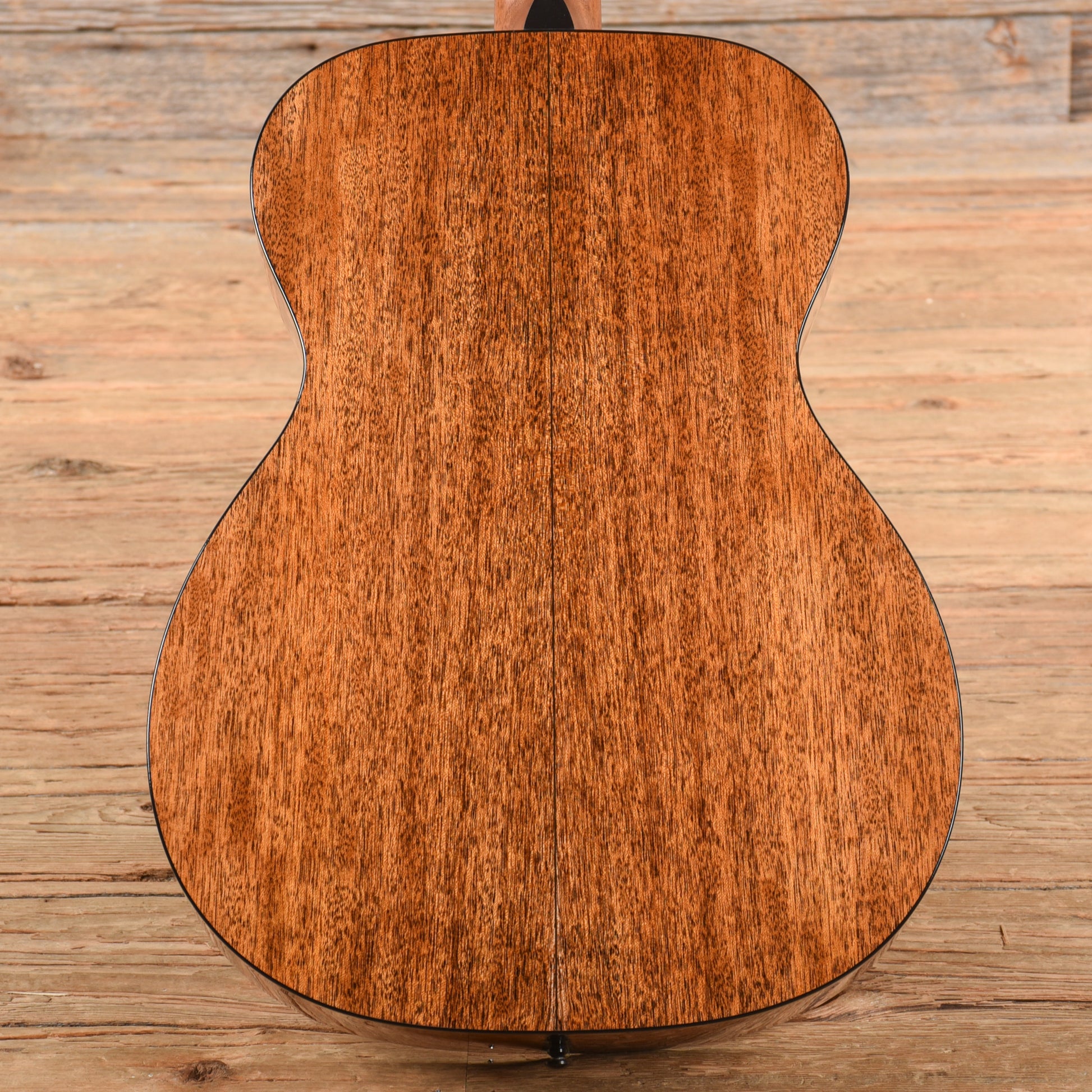 Martin Standard Series 000-18 Natural Acoustic Guitars / OM and Auditorium