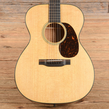 Martin Standard Series 000-18 Natural Acoustic Guitars / OM and Auditorium