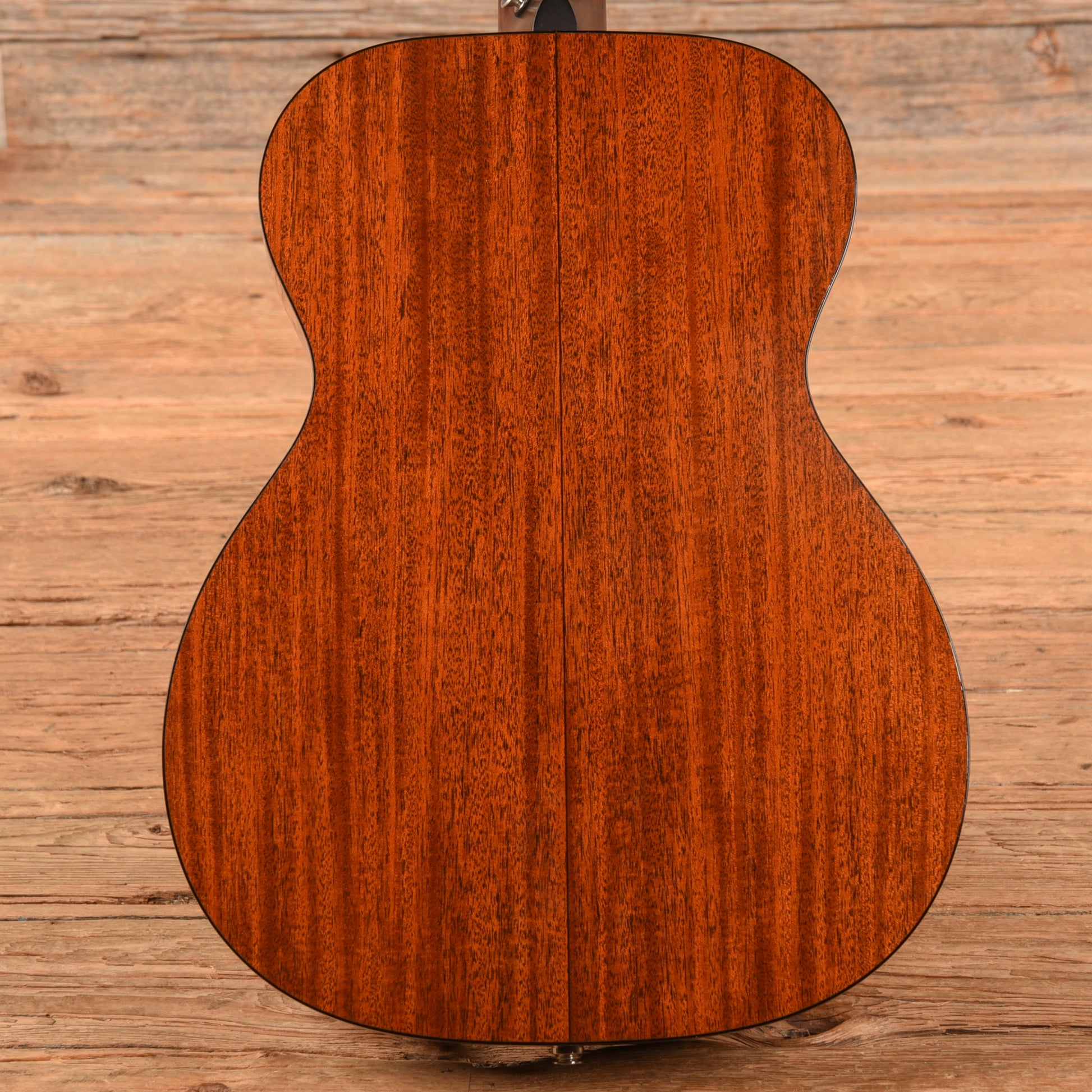 Martin Standard Series 000-18 Natural Acoustic Guitars / OM and Auditorium