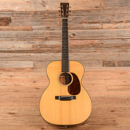 Martin Standard Series 000-18 Natural Acoustic Guitars / OM and Auditorium