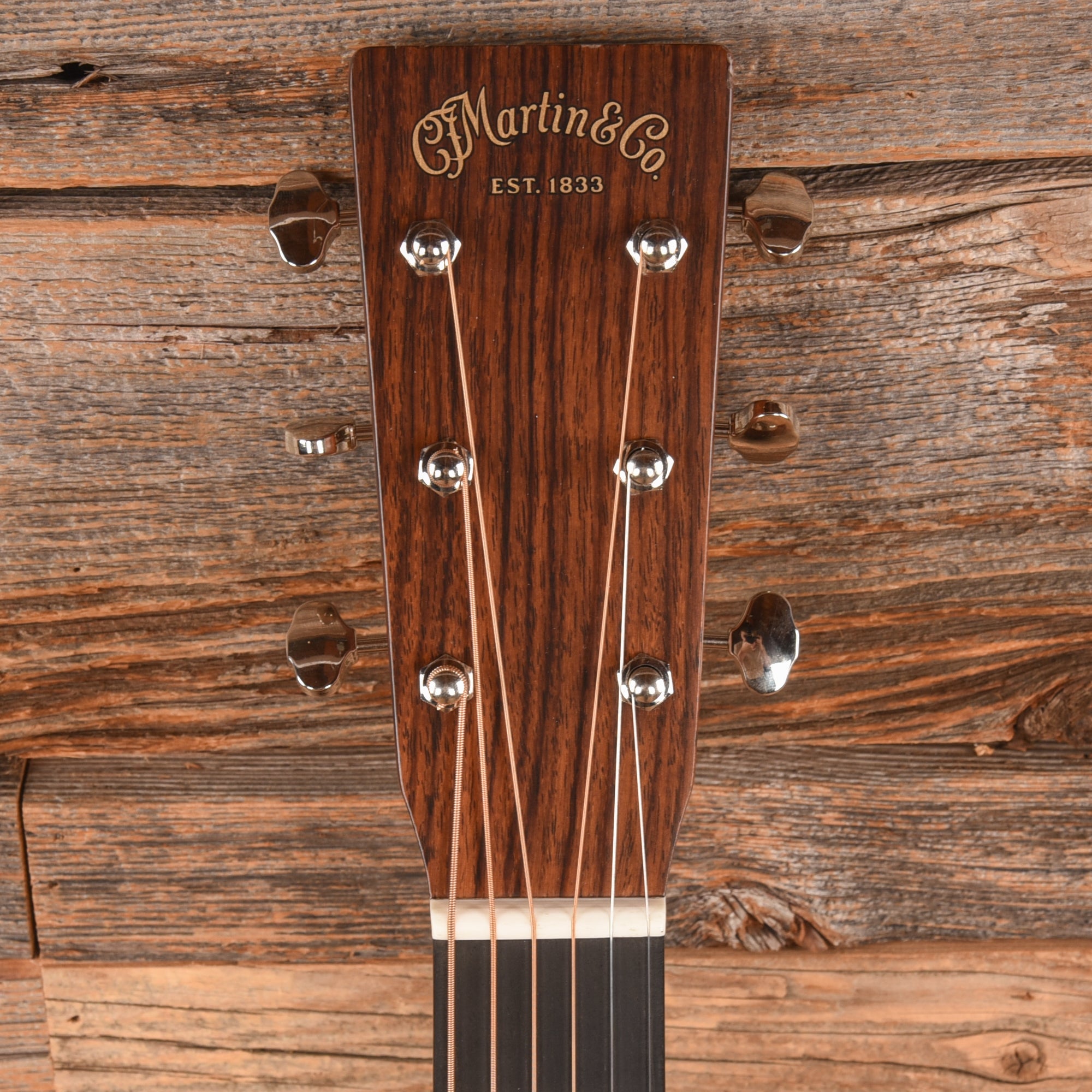 Martin Standard Series 000-18 Natural Acoustic Guitars / OM and Auditorium