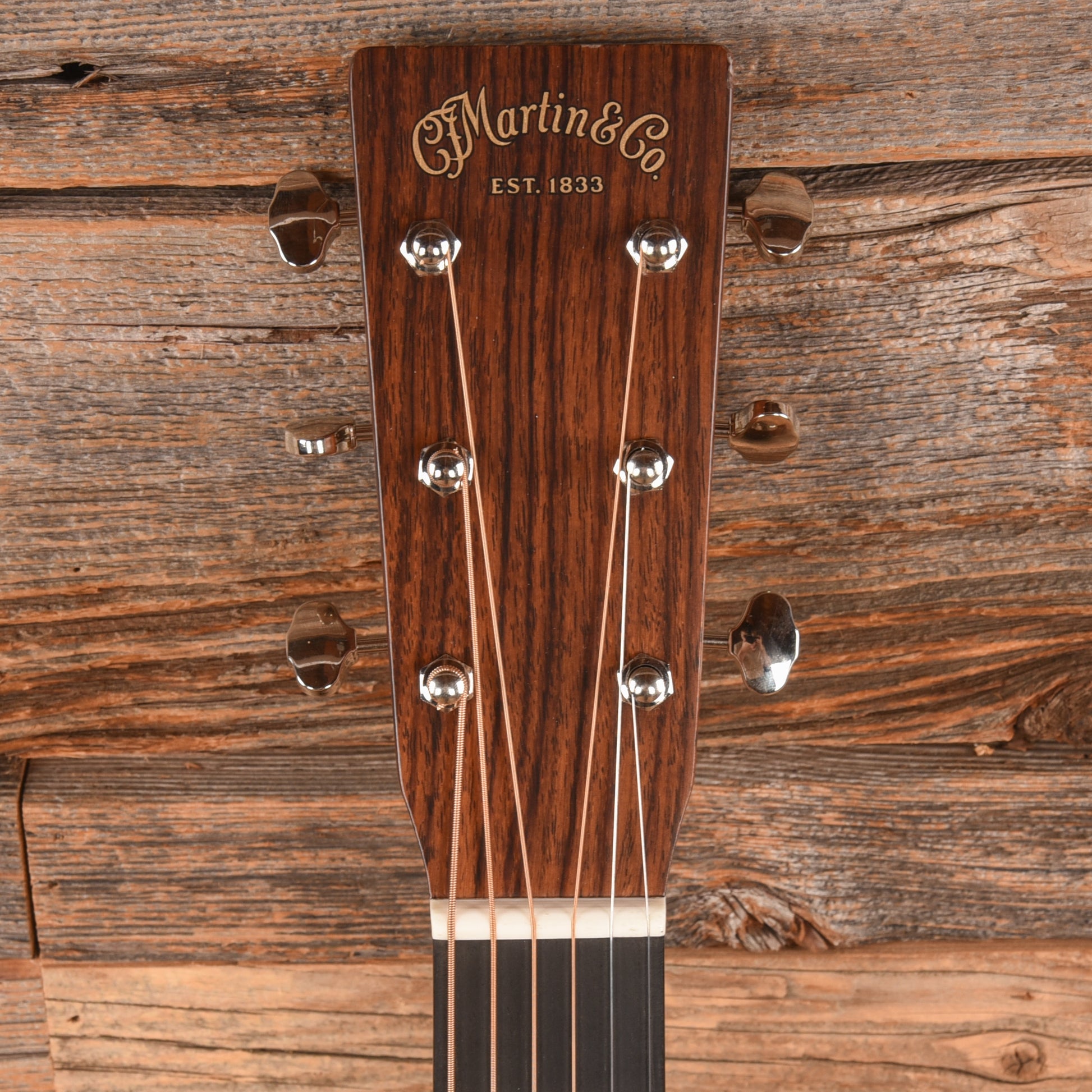 Martin Standard Series 000-18 Natural Acoustic Guitars / OM and Auditorium
