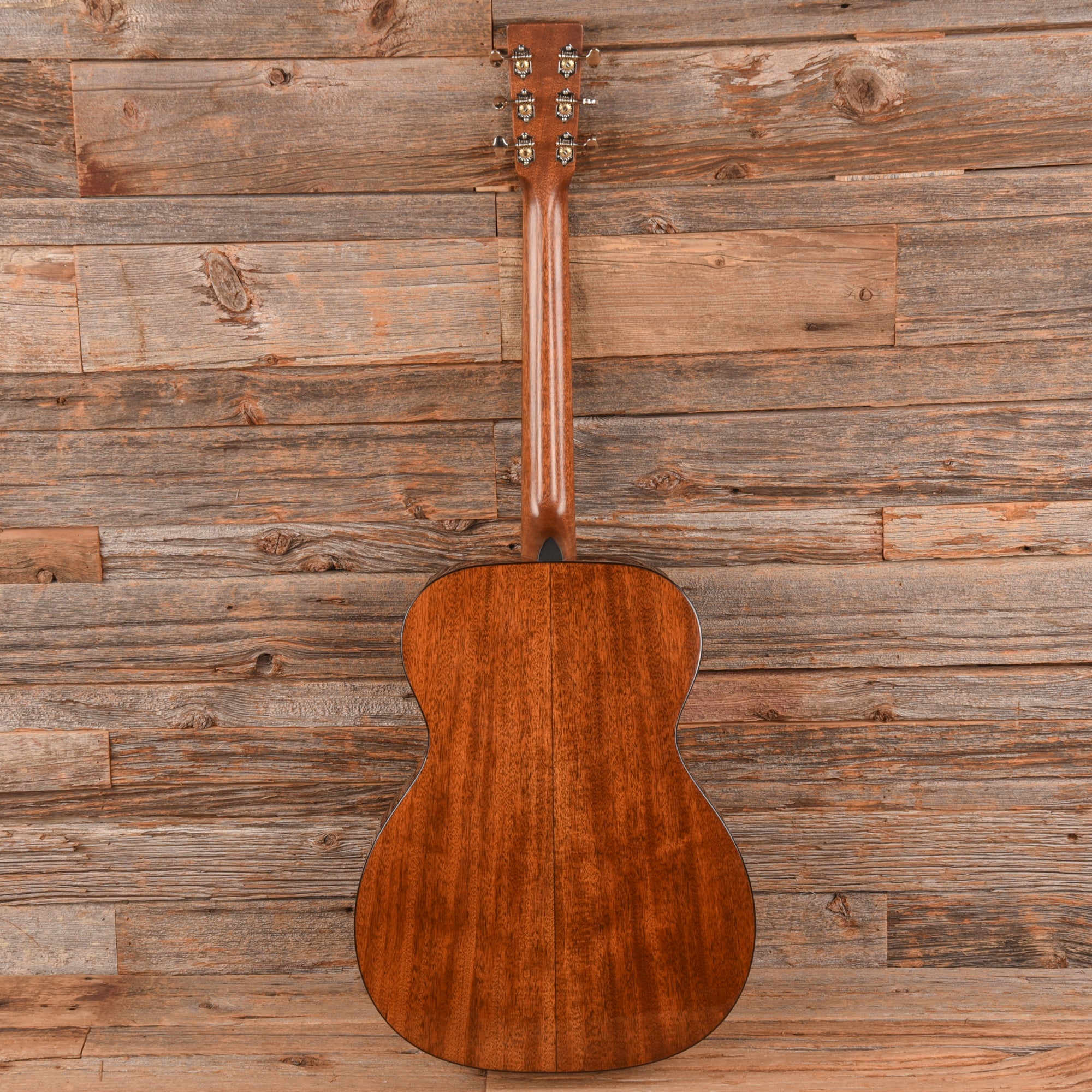 Martin Standard Series 000-18 Natural Acoustic Guitars / OM and Auditorium