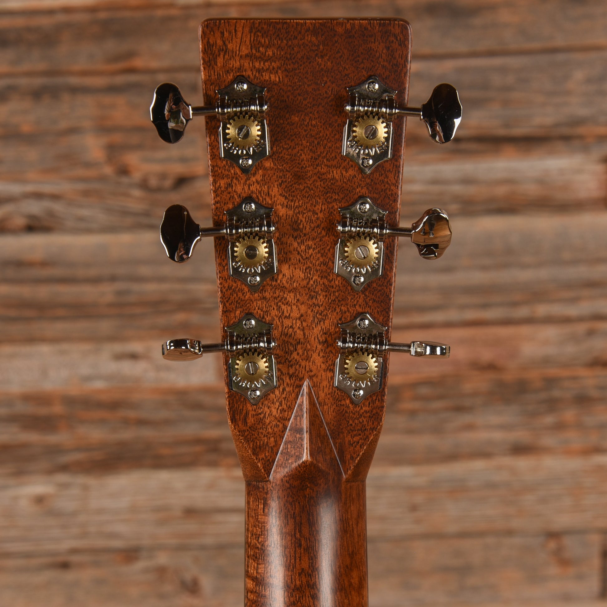 Martin Standard Series OM-28 Natural Acoustic Guitars / OM and Auditorium