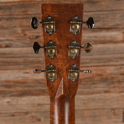 Martin Standard Series OM-28 Natural Acoustic Guitars / OM and Auditorium
