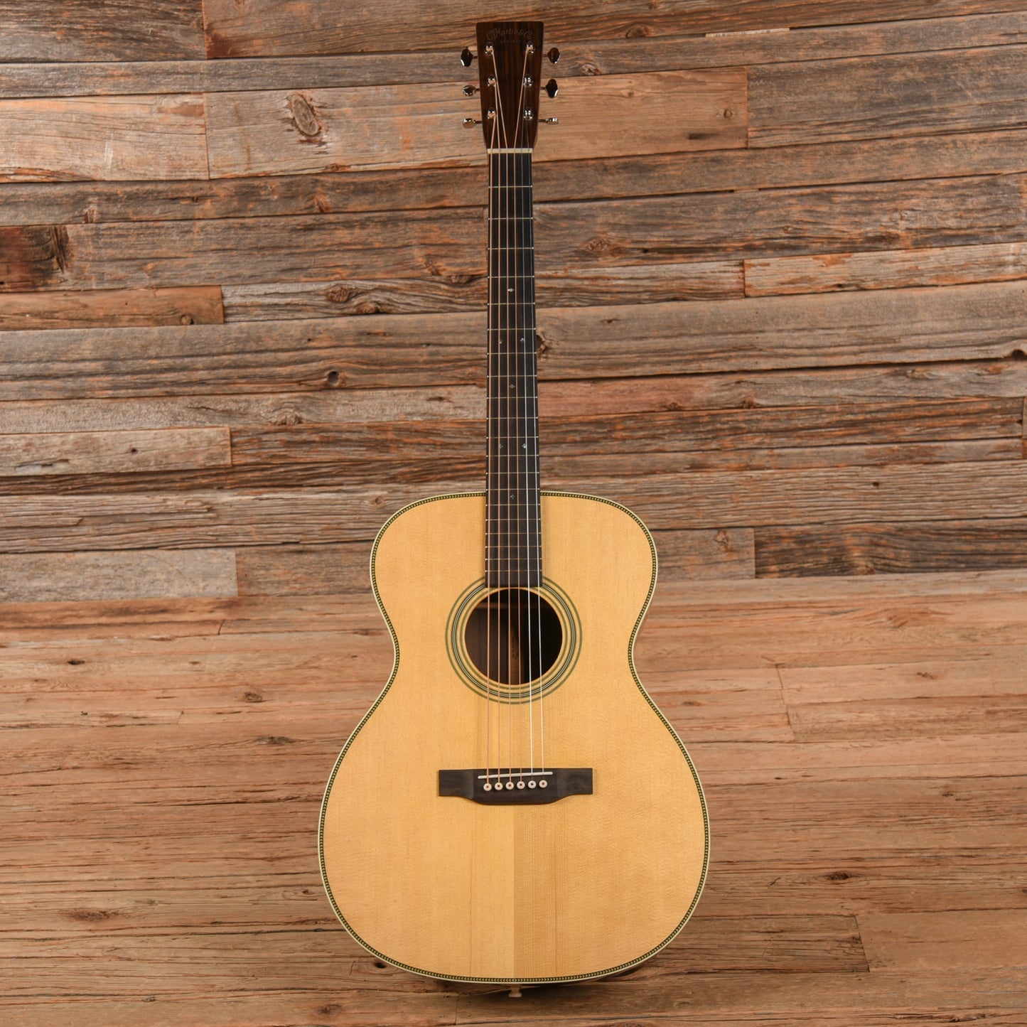 Martin Standard Series OM-28 Natural Acoustic Guitars / OM and Auditorium