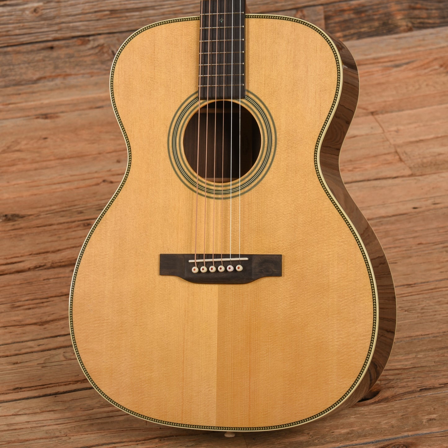 Martin Standard Series OM-28 Natural Acoustic Guitars / OM and Auditorium