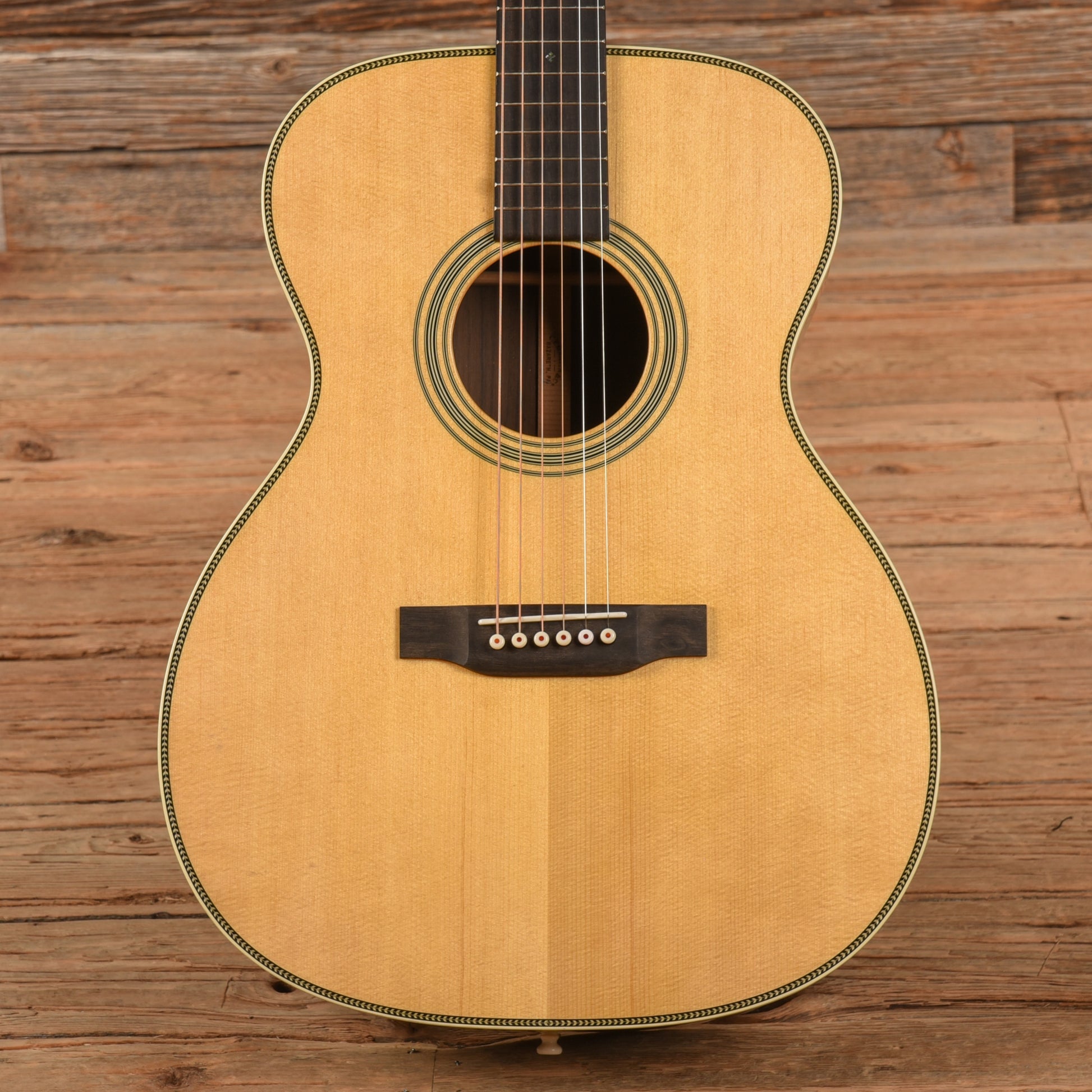 Martin Standard Series OM-28 Natural Acoustic Guitars / OM and Auditorium