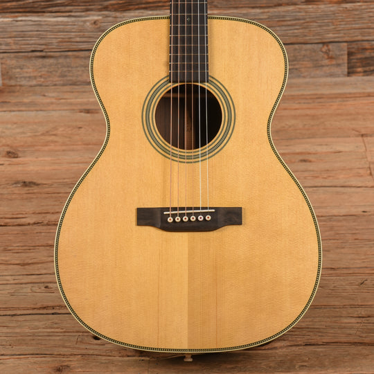 Martin Standard Series OM-28 Natural Acoustic Guitars / OM and Auditorium