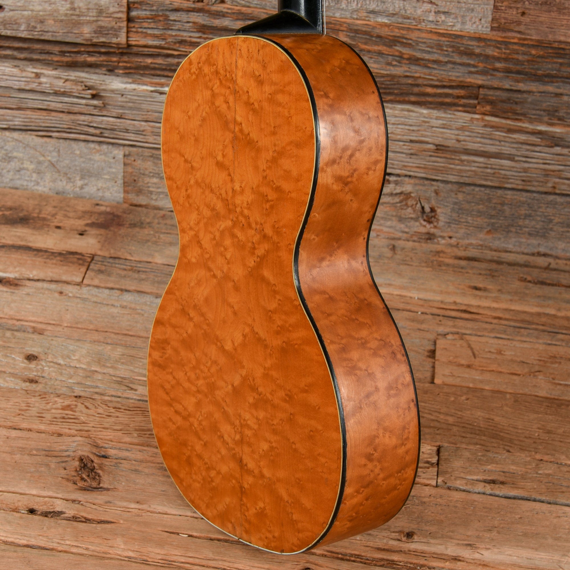 Martin & Bruno Parlor w/Ivory Bridge Natural 1830s