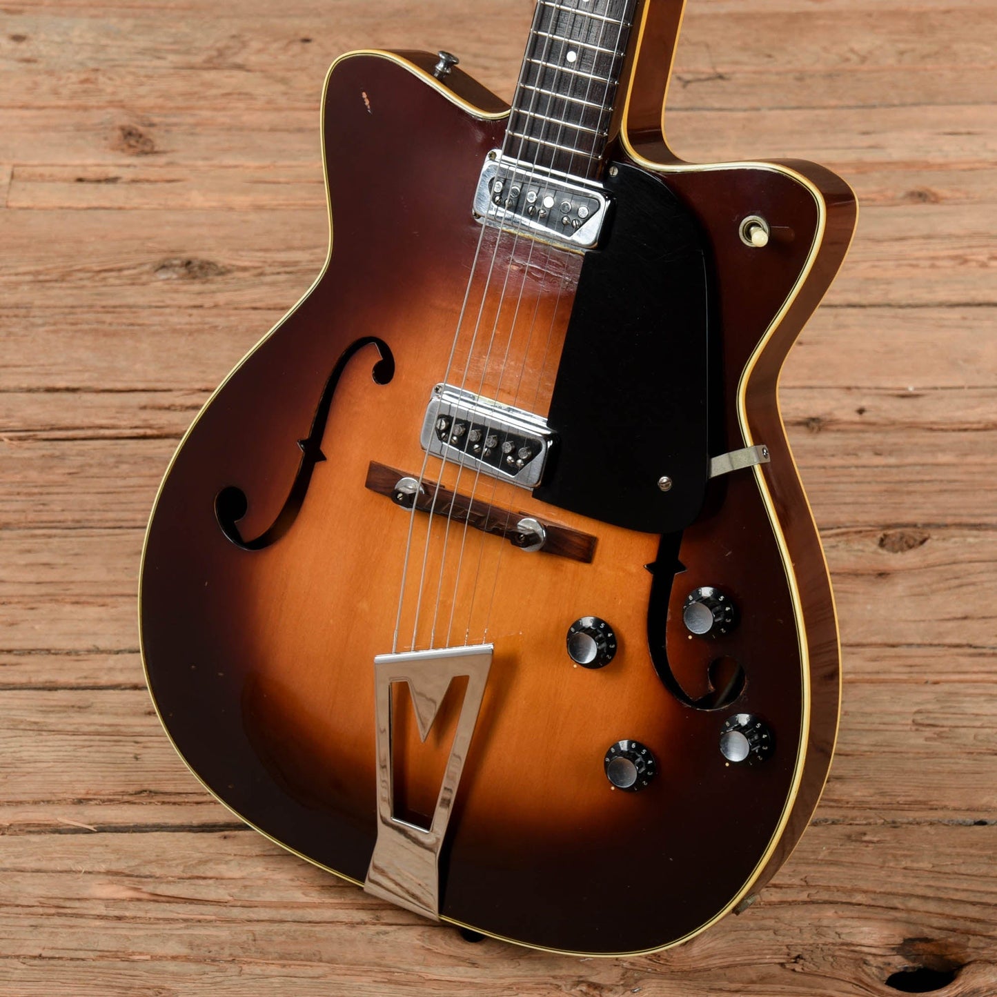 Martin 2 Pickup Hollow Electric Sunburst 1962 Electric Guitars / Hollow Body