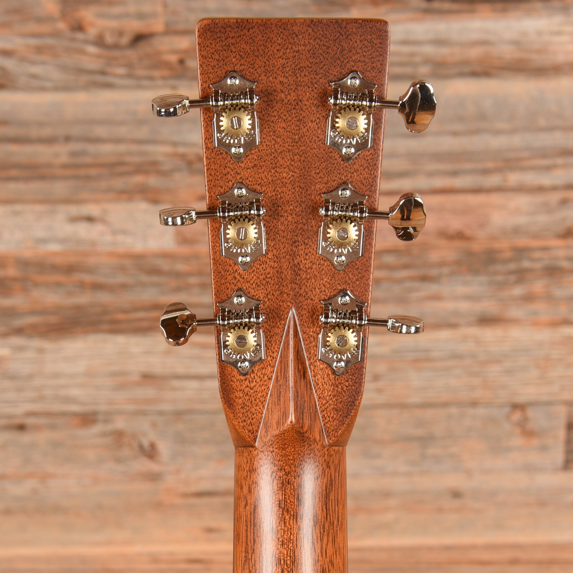 Martin 000-28 Sunburst 2025