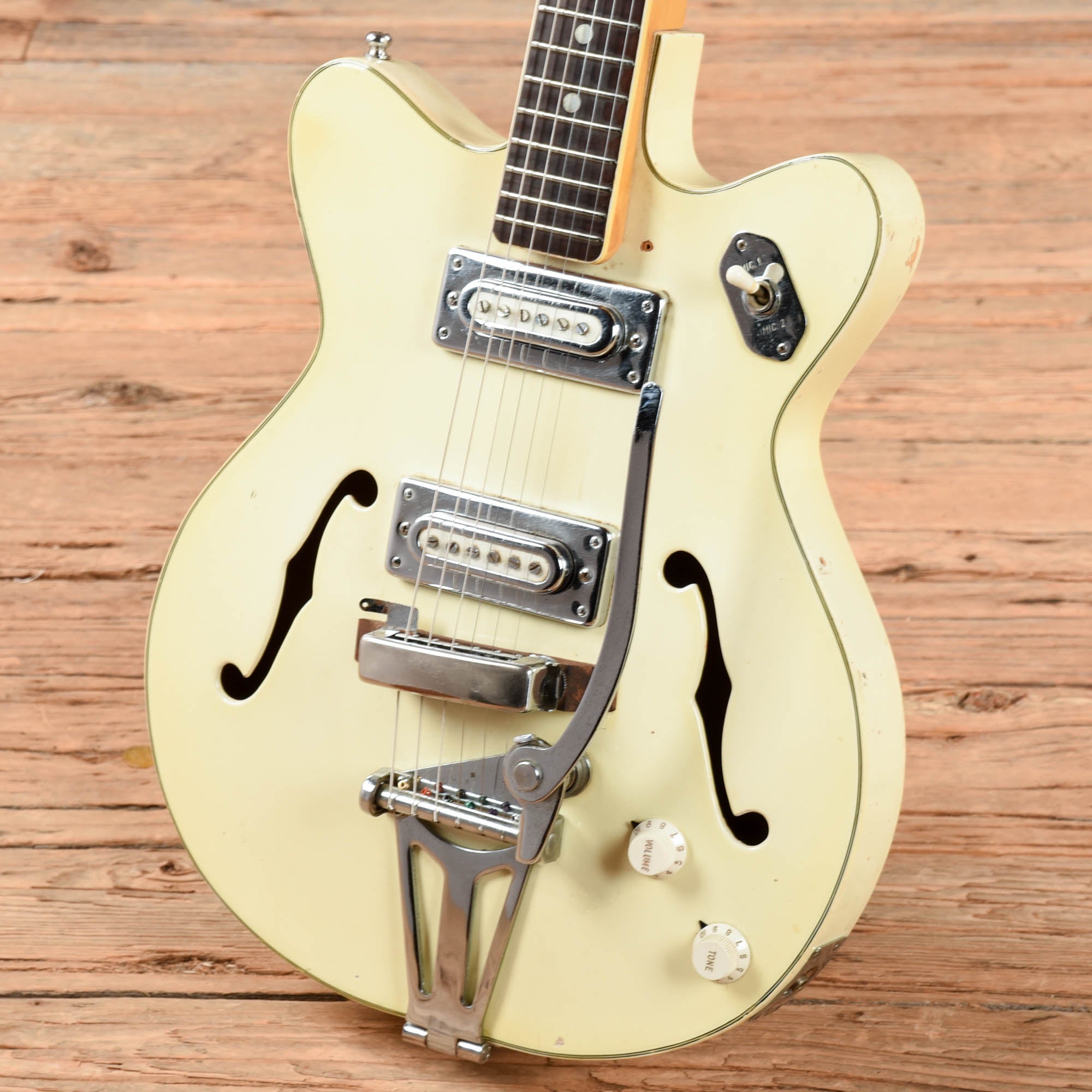 Mayfair Deluxe White 1960s Electric Guitars / Hollow Body