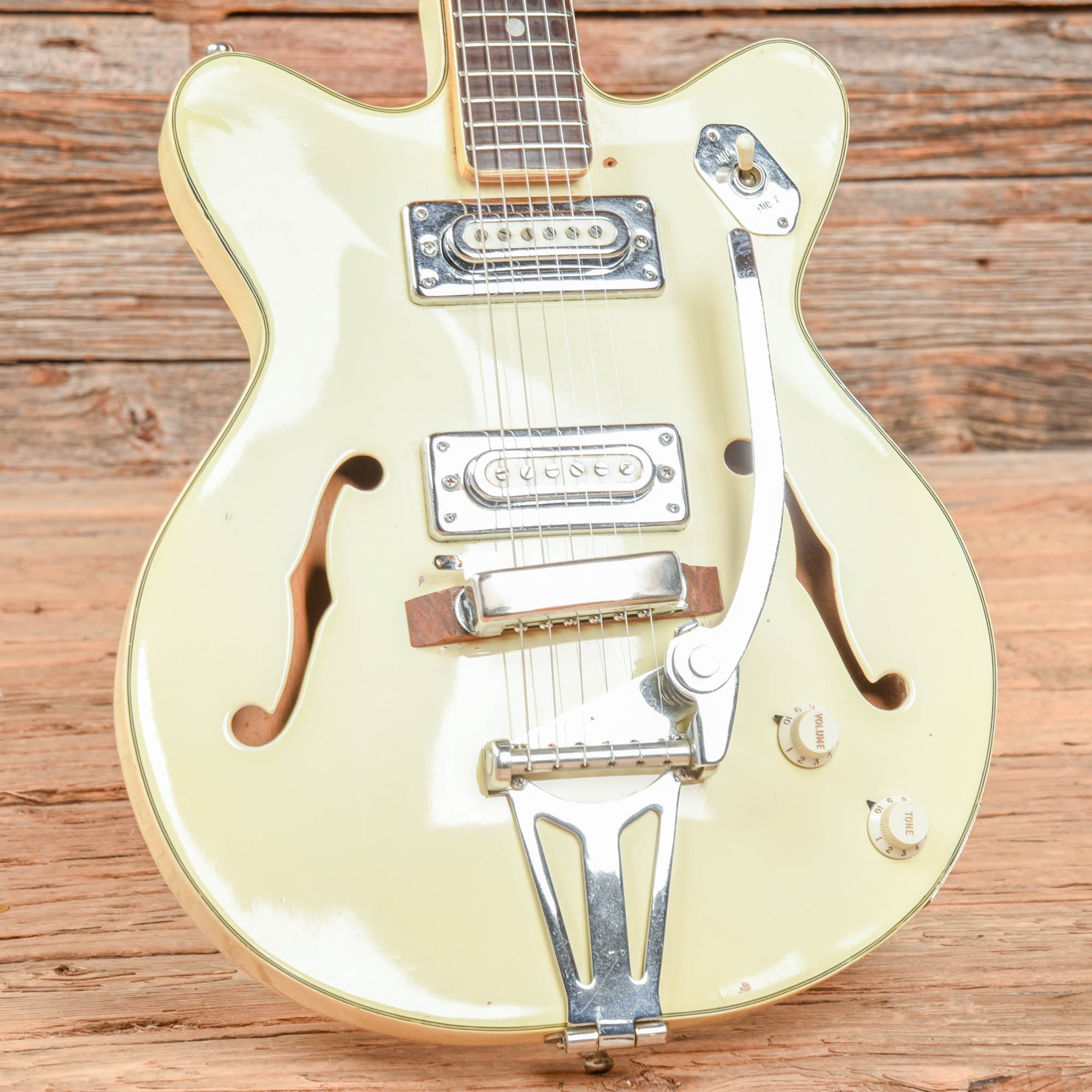 Mayfair Deluxe White 1960s Electric Guitars / Hollow Body