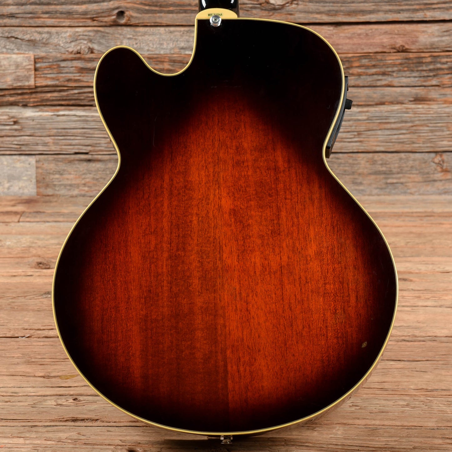 Gretsch G3700 Sunburst 2002