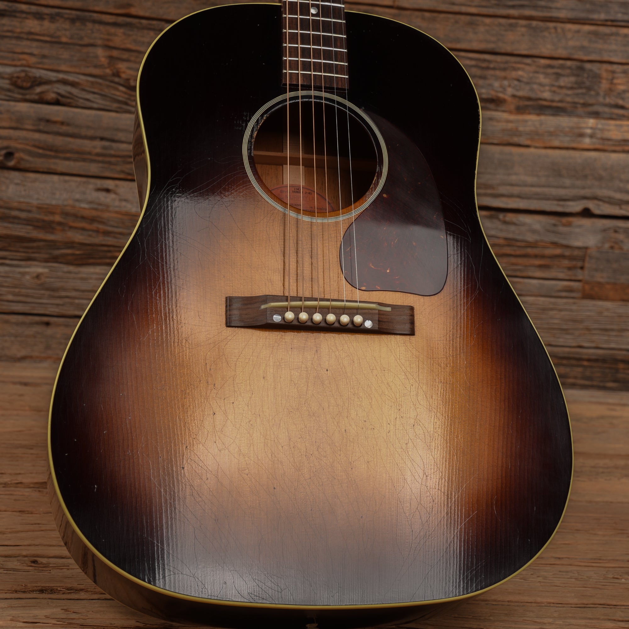 Gibson Custom Murphy Lab '42 Banner J-45 Reissue Light Aged Sunburst 2023