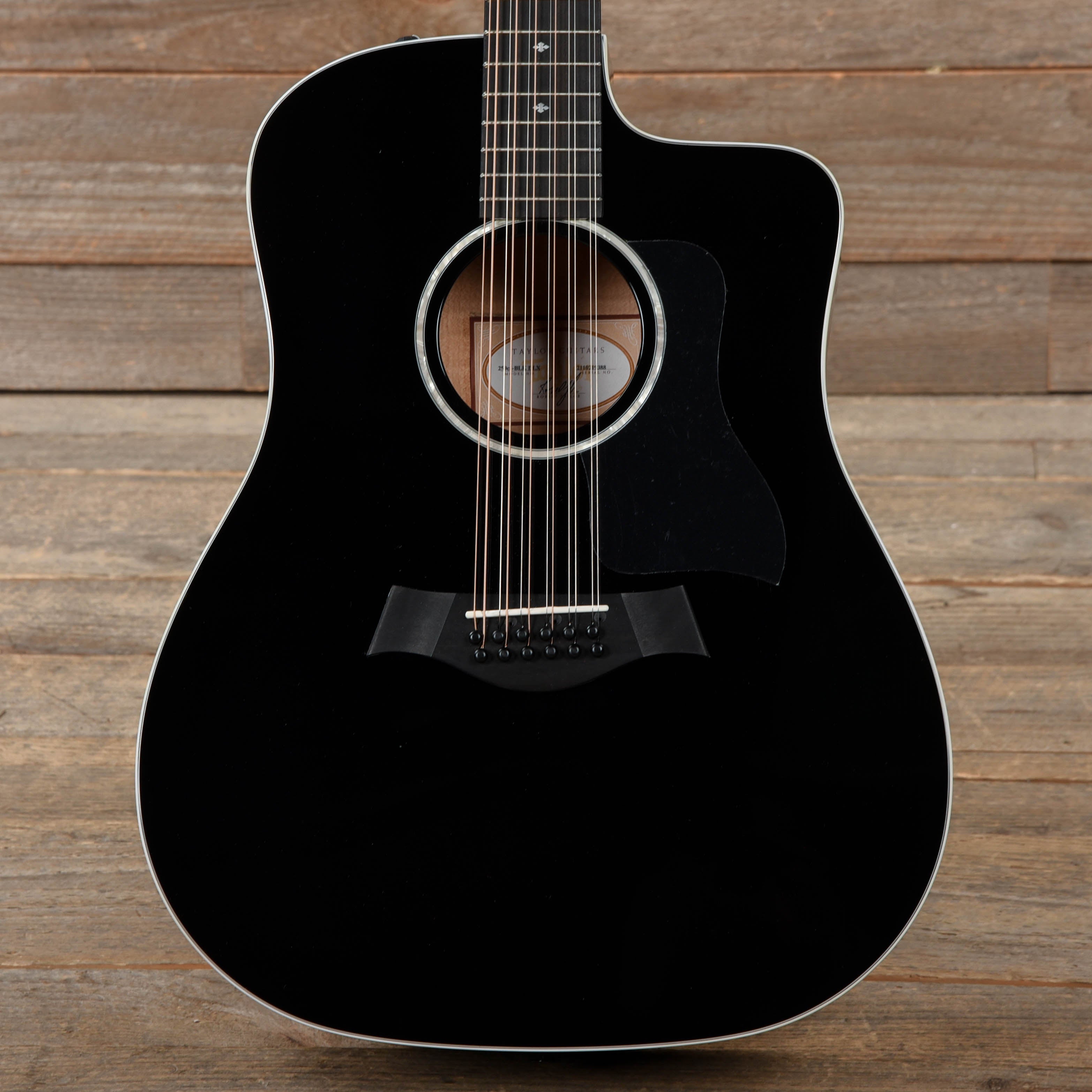 Taylor 250ce-BLK Deluxe 12-String Dreadnought Sitka/Maple Black ES2