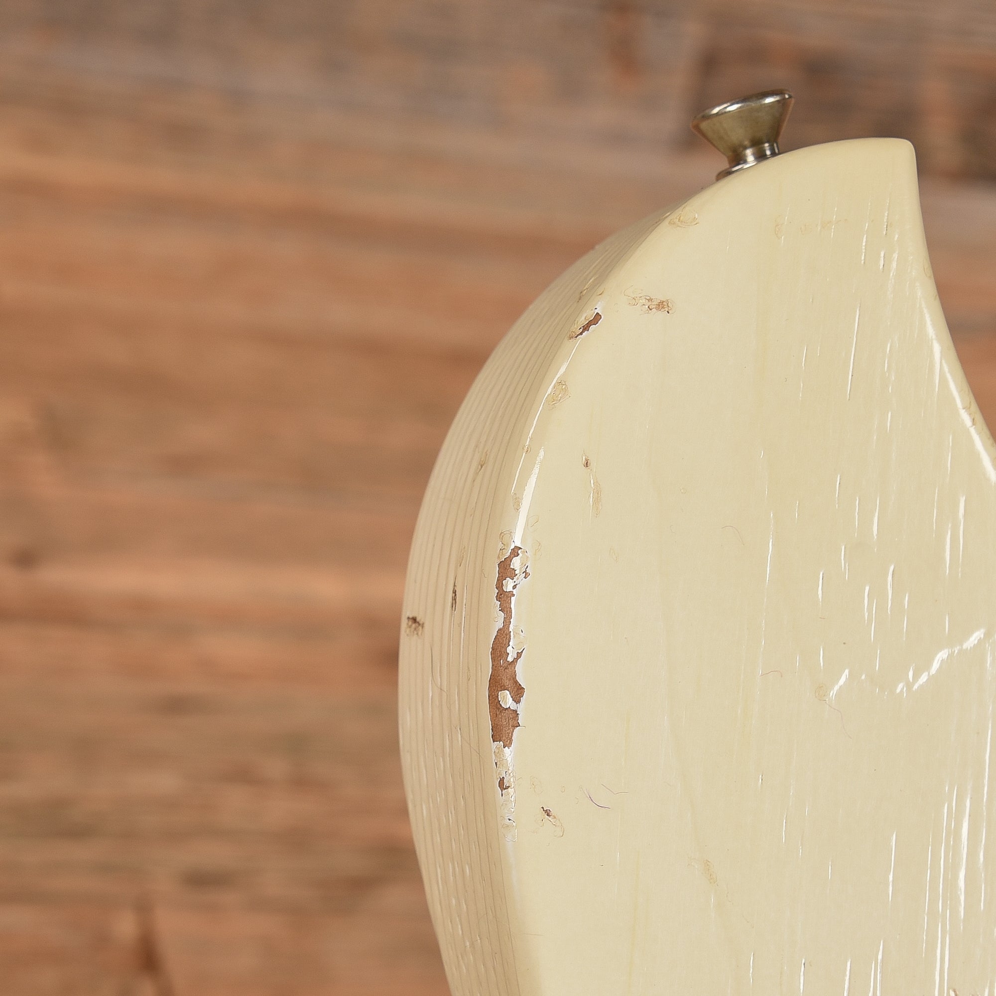 Novo Voltur Aged White 2021