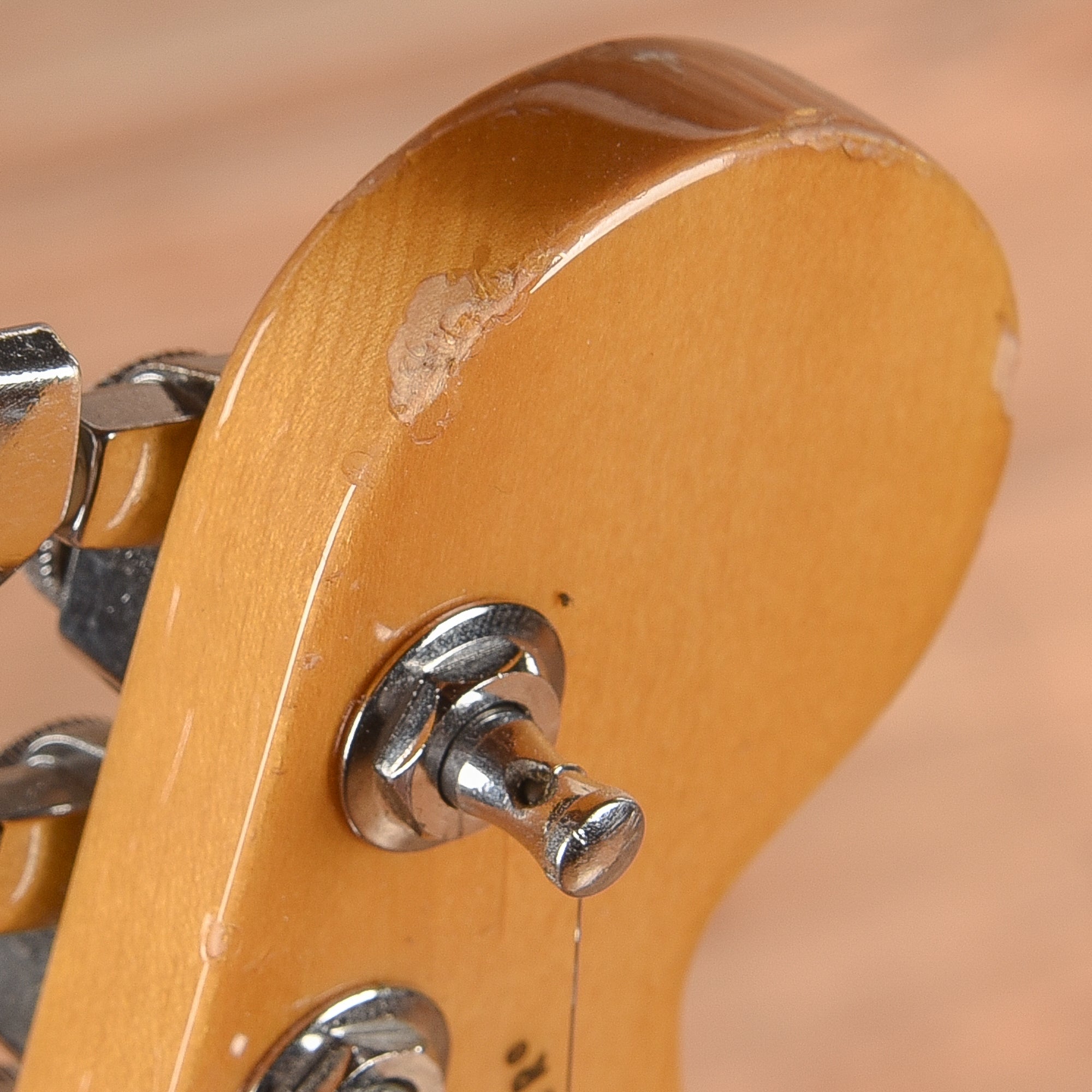 Squier Classic Vibe 60s Stratocaster Candy Apple Red 2010