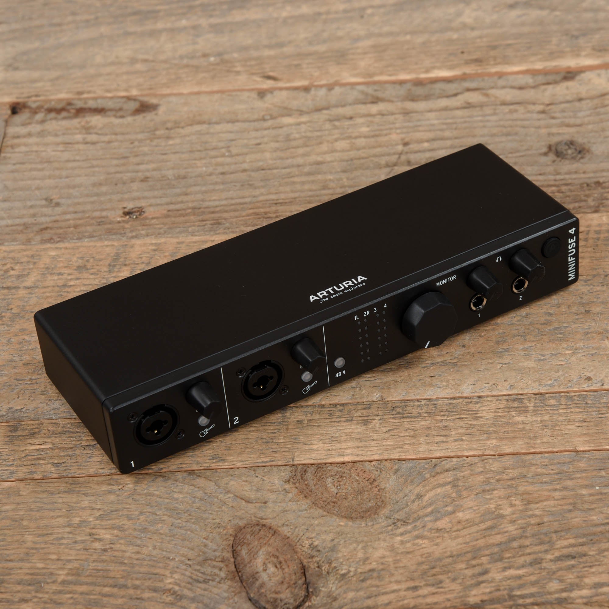 Arturia MiniFuse 4 Audio & MIDI Interface Black
