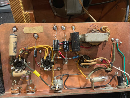 Fender Champ 600 5-Watt 1x6 Guitar Combo Amp  1952