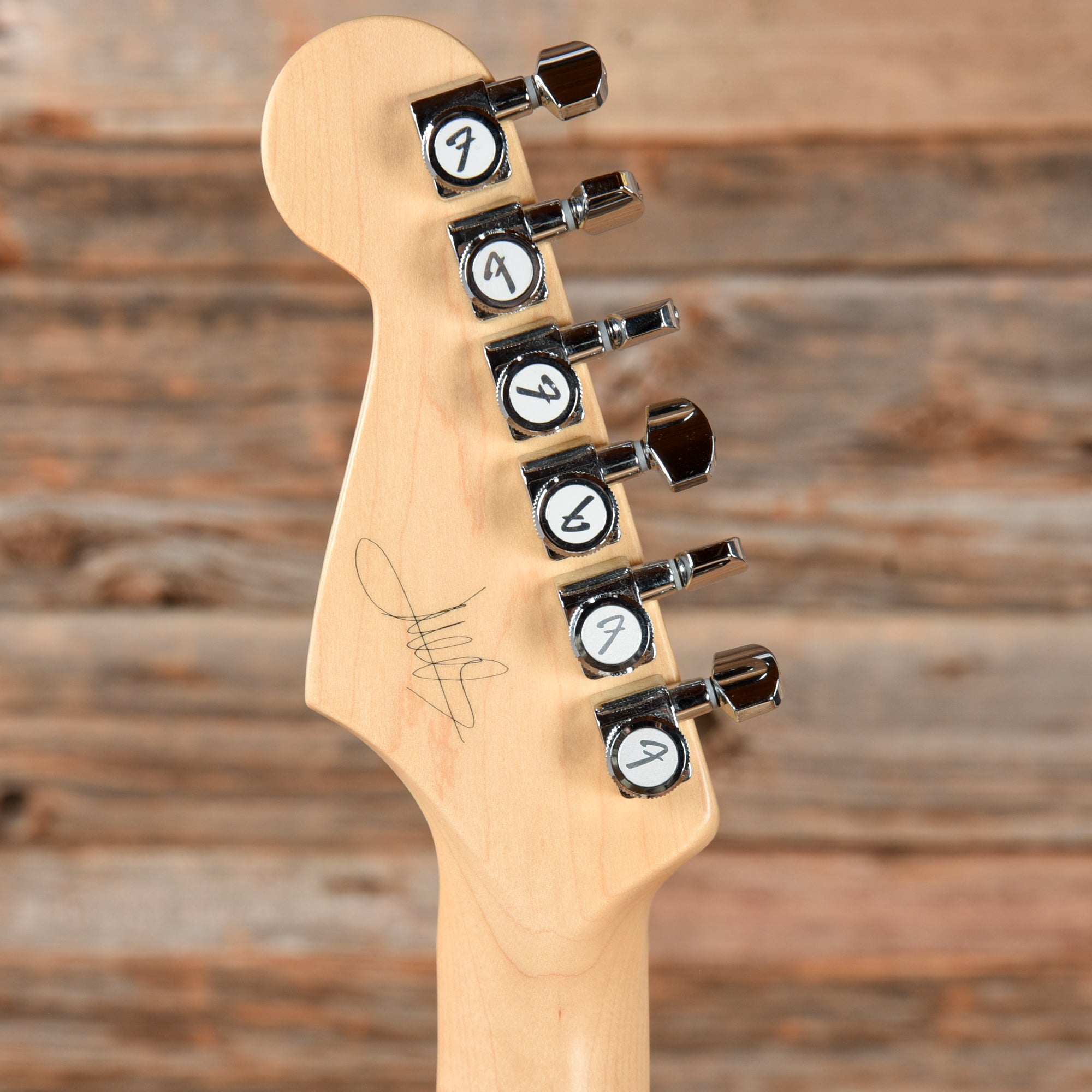 Fender Juanes Signature Stratocaster Luna White 2023