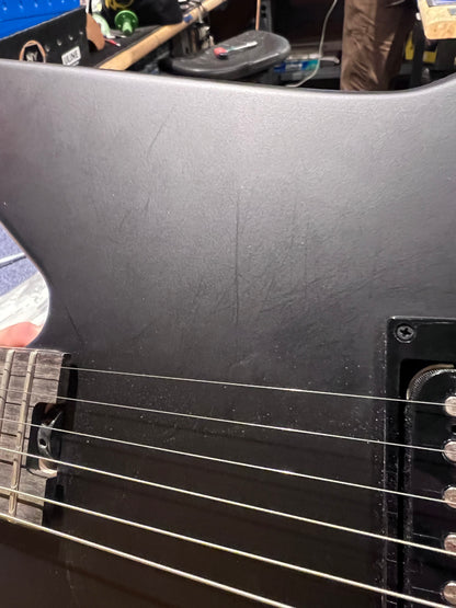 EVH Limited Edition Star Satin Black w/Gold Hardware