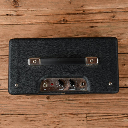 Fender Pro Junior 15-Watt 1x10" Guitar Combo  2000
