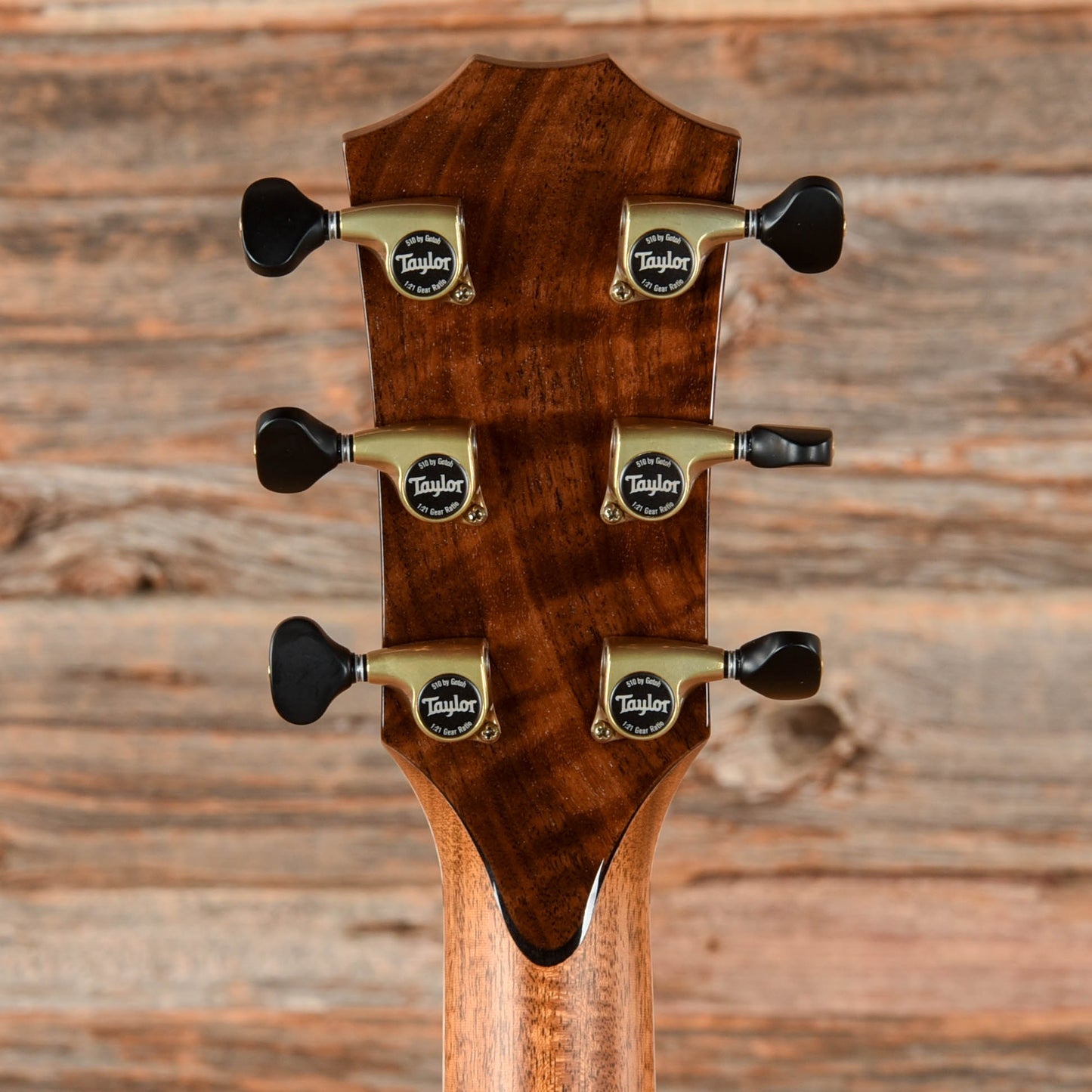 Taylor Custom Grand Concert Western Red Cedar/AA Walnut ES2 w/Figured Maple Binding Tobacco Sunburst 2024