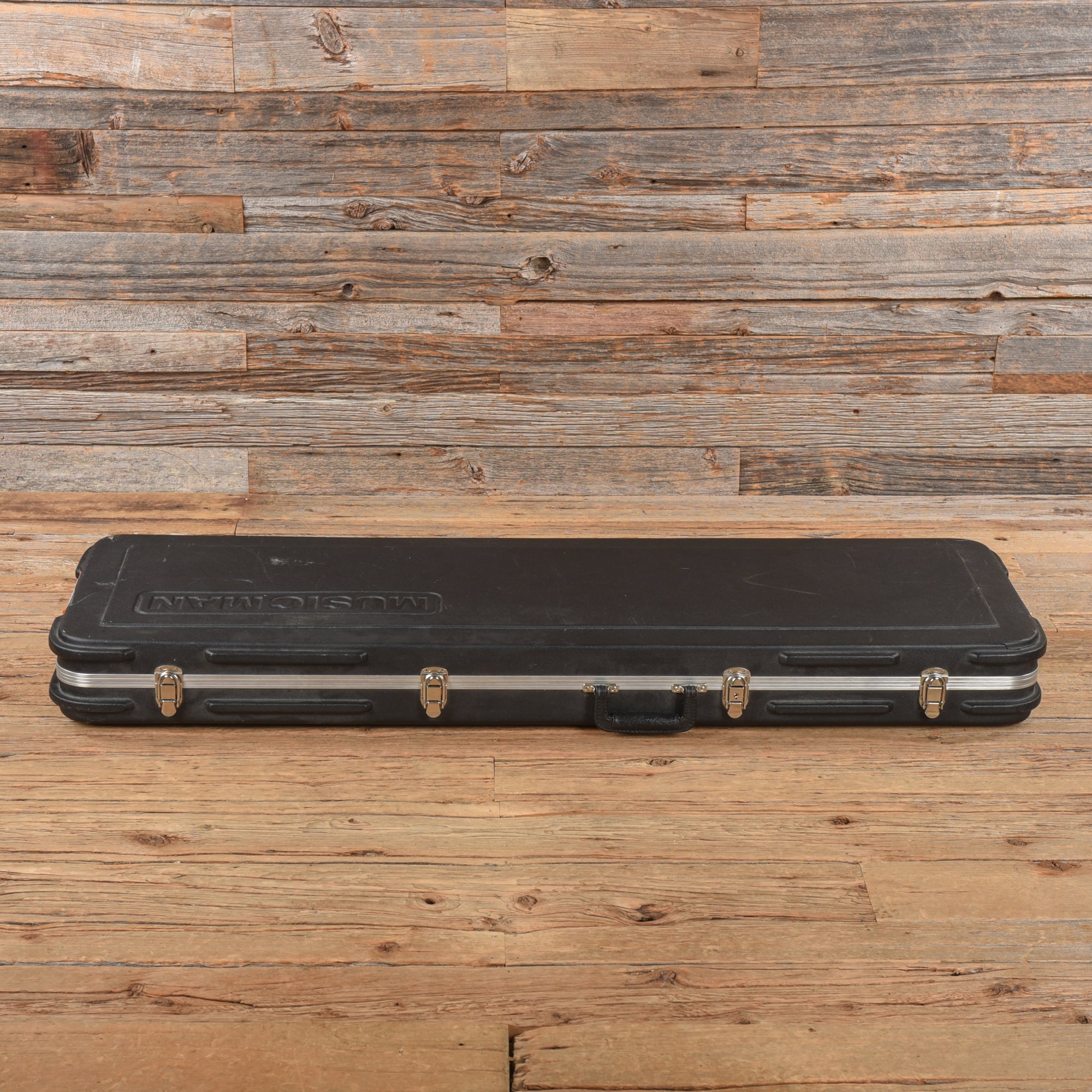 Music Man StingRay Classic White