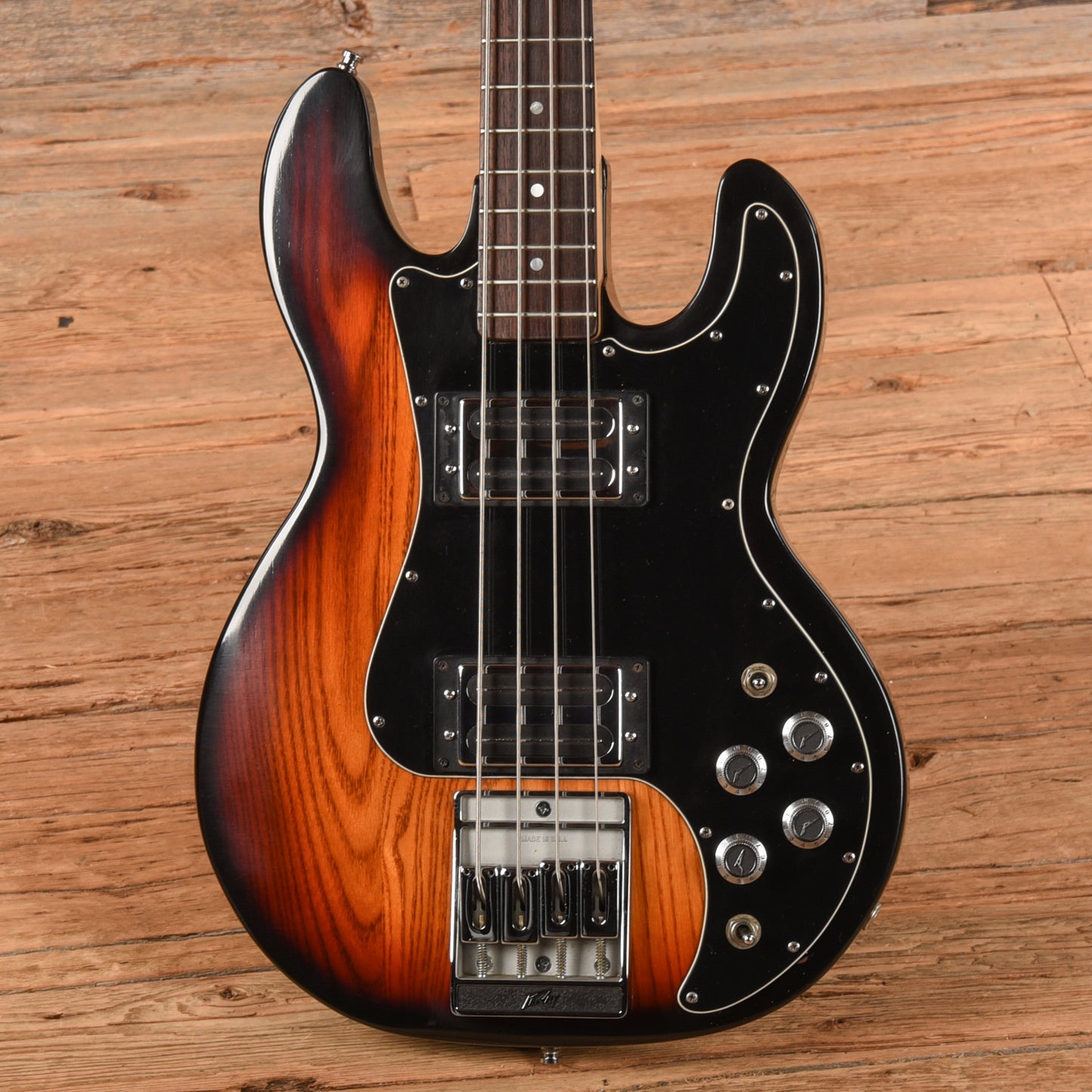 Peavey T-40 Bass Guitar Sunburst 1983