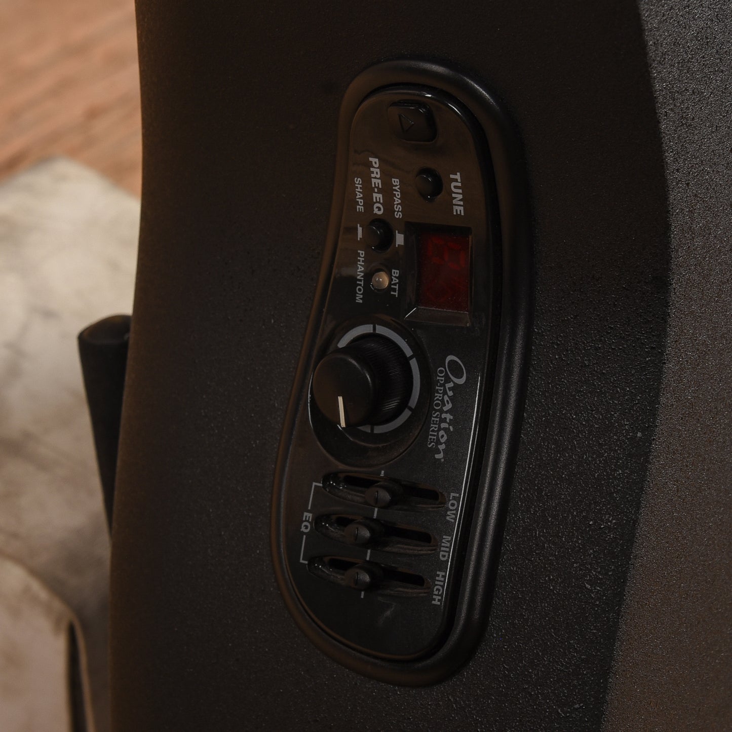 Ovation 2058TX Black