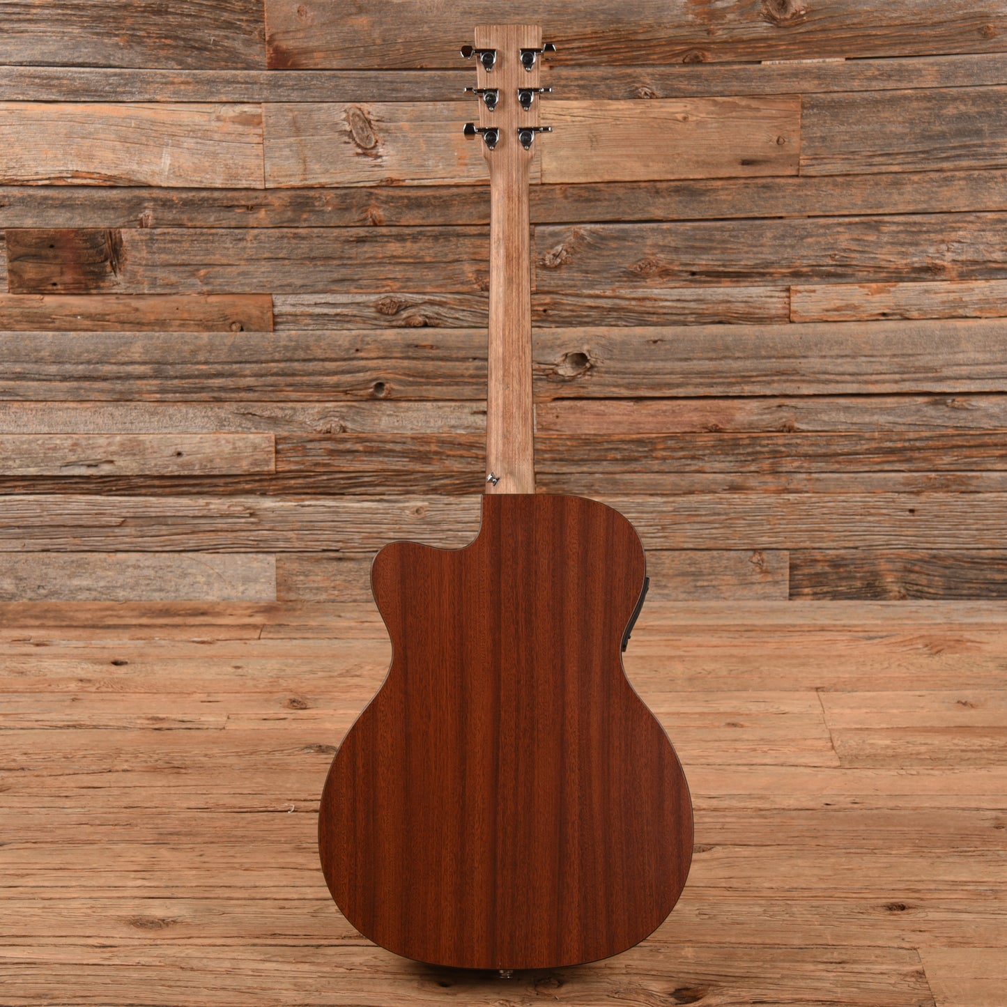 Martin Custom X-Series Grand Performance 14 Fret Cutaway Natural 2009