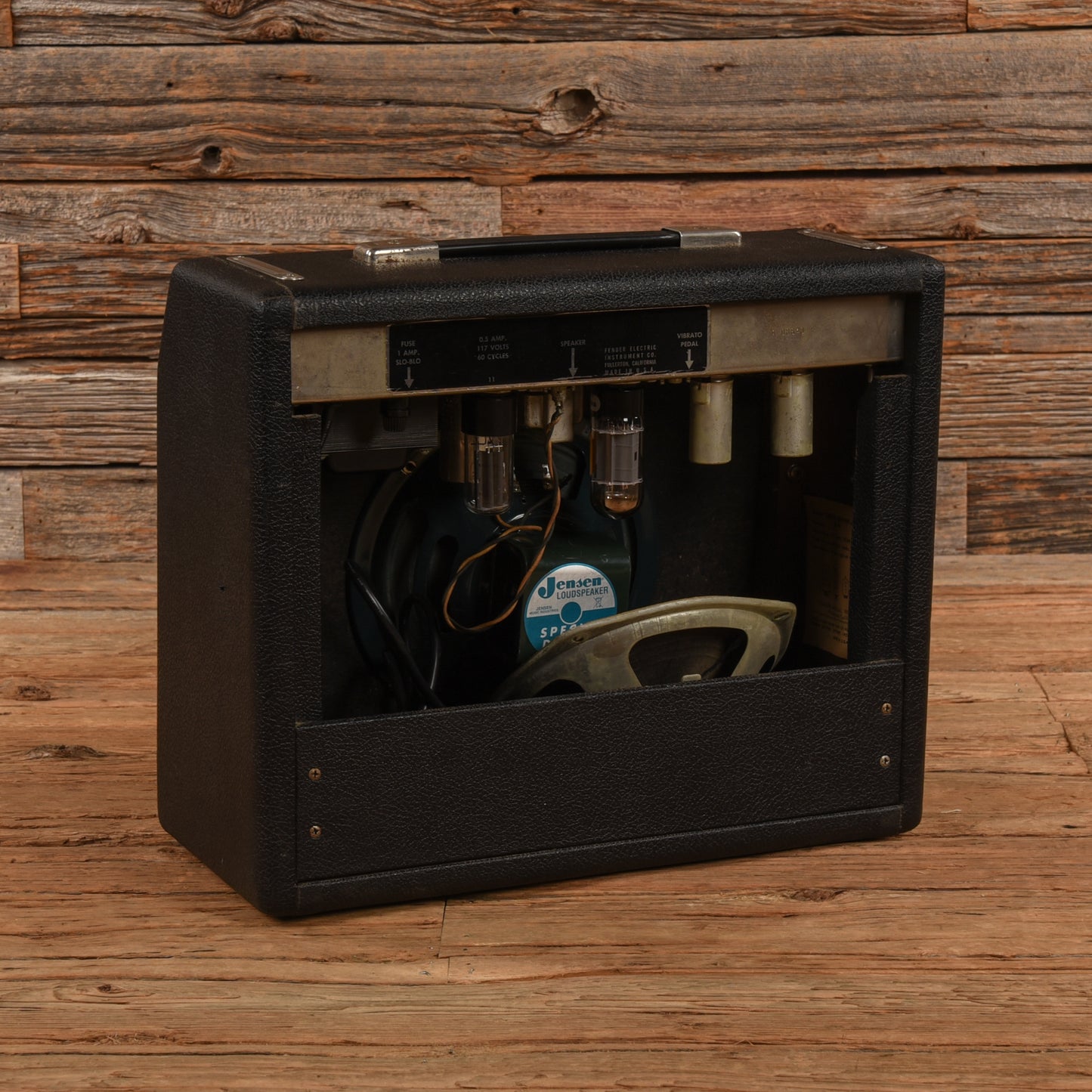 Fender Vibro Champ 6-Watt 1x8" Guitar Combo  1965