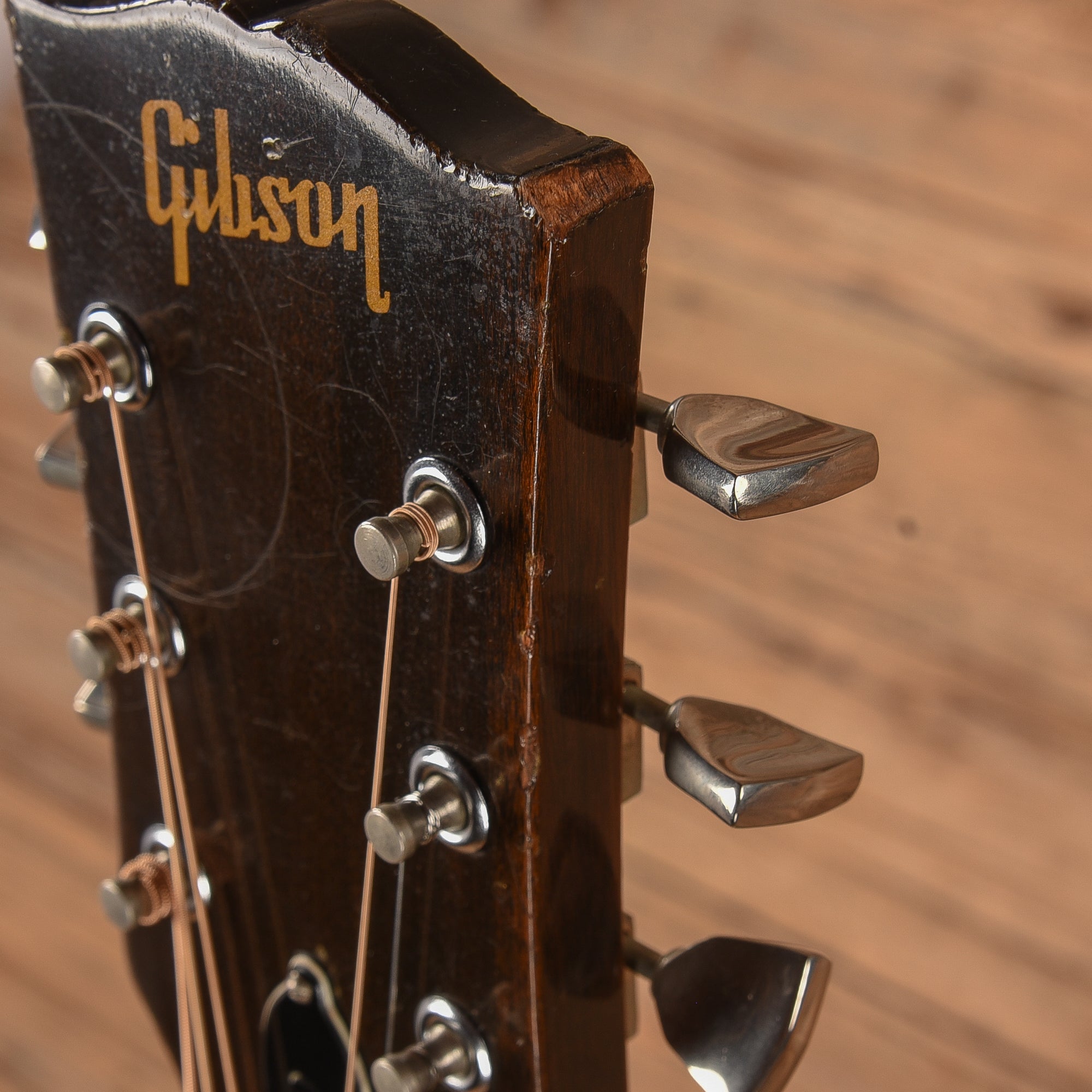 Gibson J-50 Deluxe Natural 1972