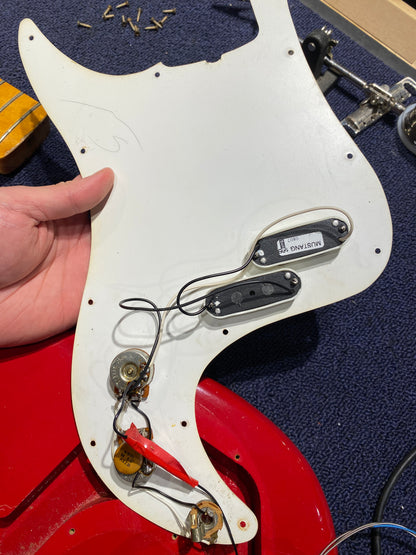 Fender Bullet Bass Deluxe B34 Red 1982