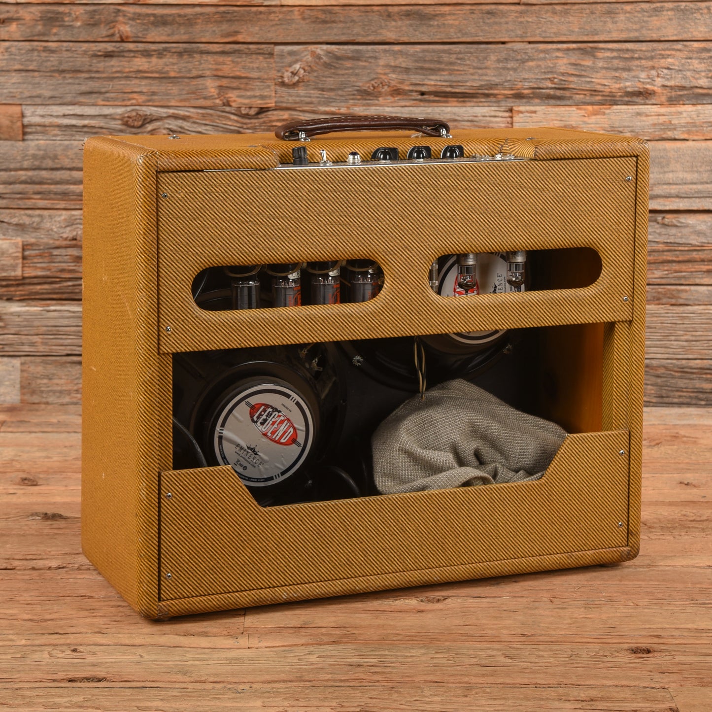 Victoria Double Deluxe 40-Watt 2x12" Guitar Combo Amp