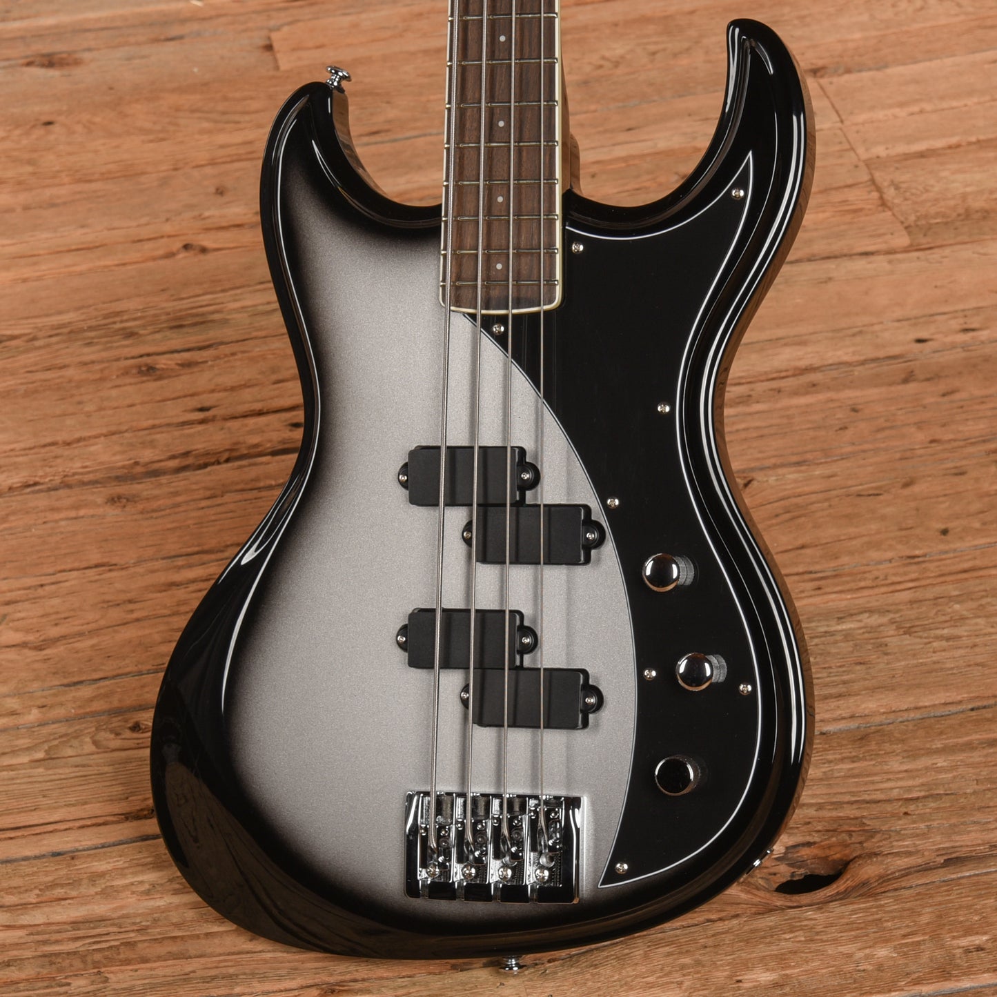 Dunable DE Gnarwhal Bass Silverburst