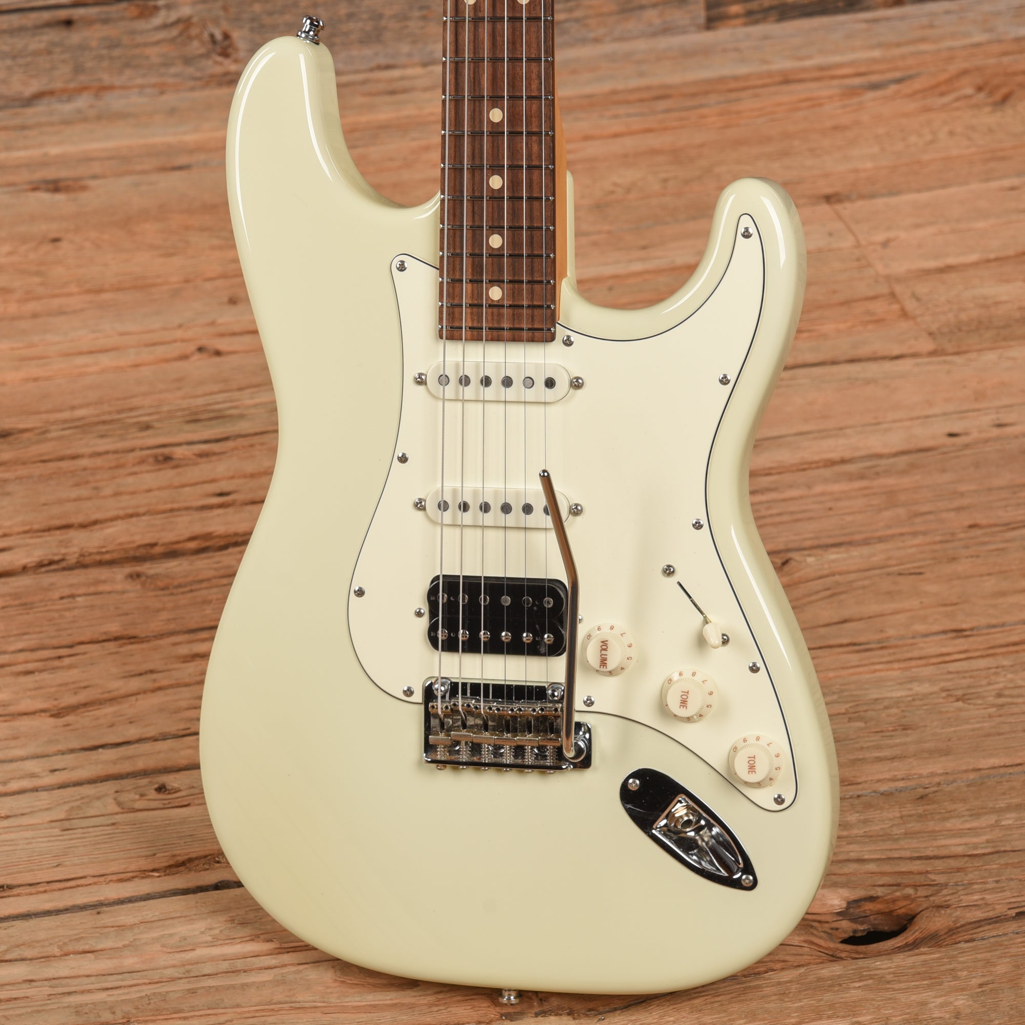 Suhr Classic S White 2017