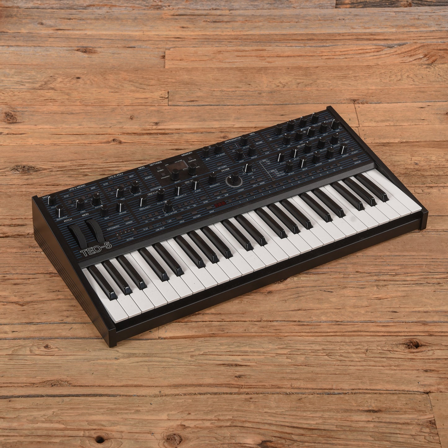 Oberheim TEO-5 44-Key 5-Voice Synthesizer