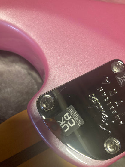 Fender American Ultra Stratocaster Bubble Gum Metallic w/Ebony Fingerboard & Anodized Black Pickguard