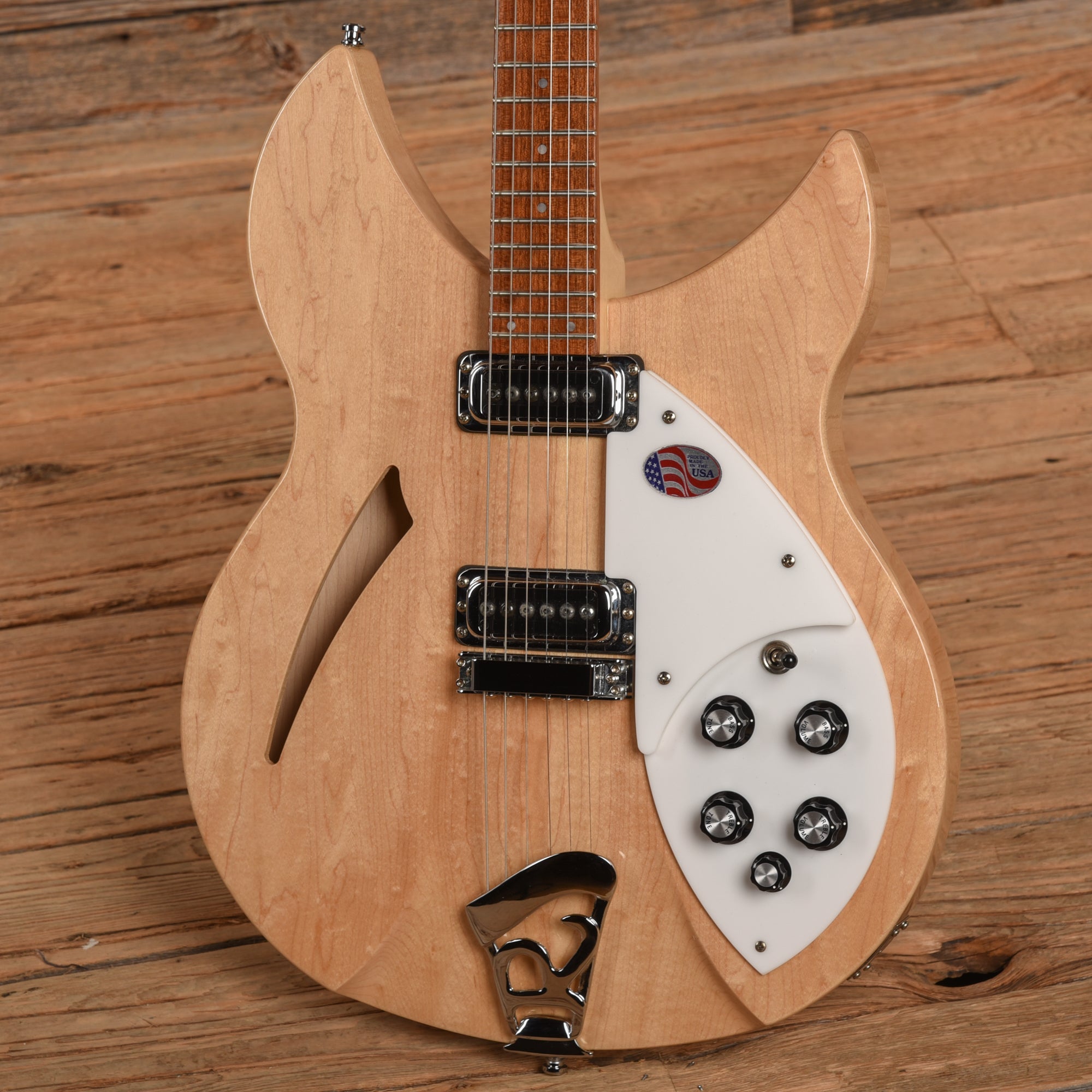 Rickenbacker 330 Mapleglo 2016