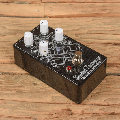 Earthquaker Devices Spatial Delivery Sample and Hold Envelope Filter