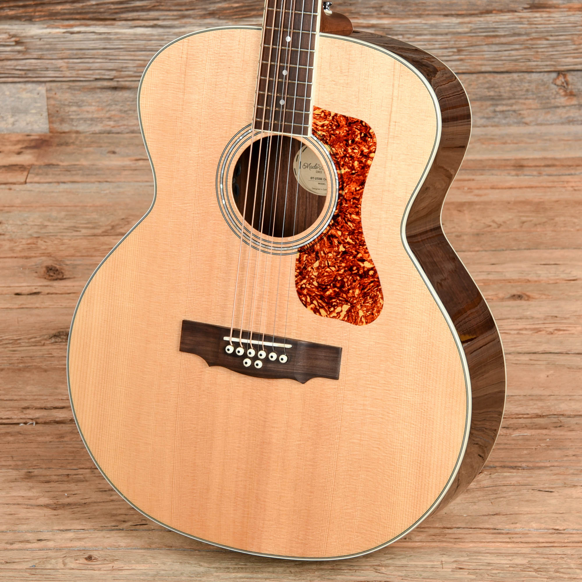 Guild Westerly Collection BT-258E Deluxe Baritone Natural