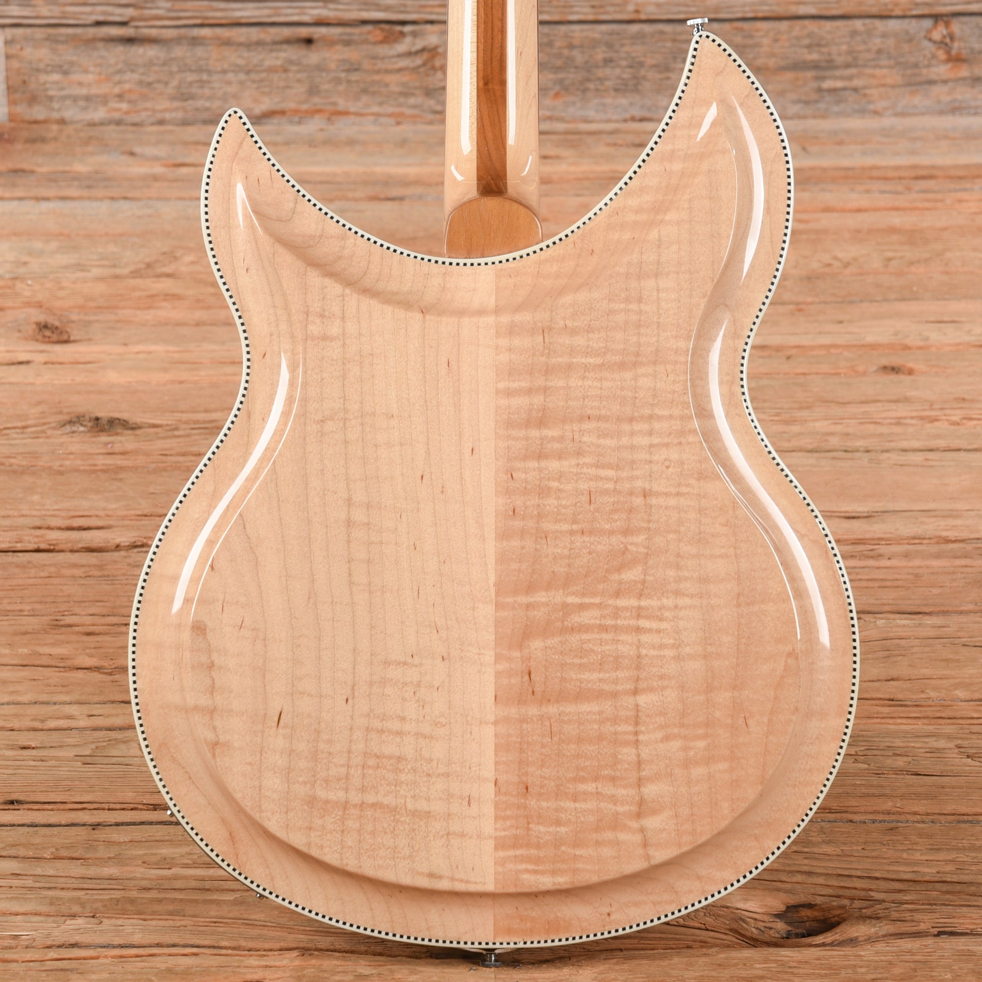 Rickenbacker 381V69 Mapleglo 2019