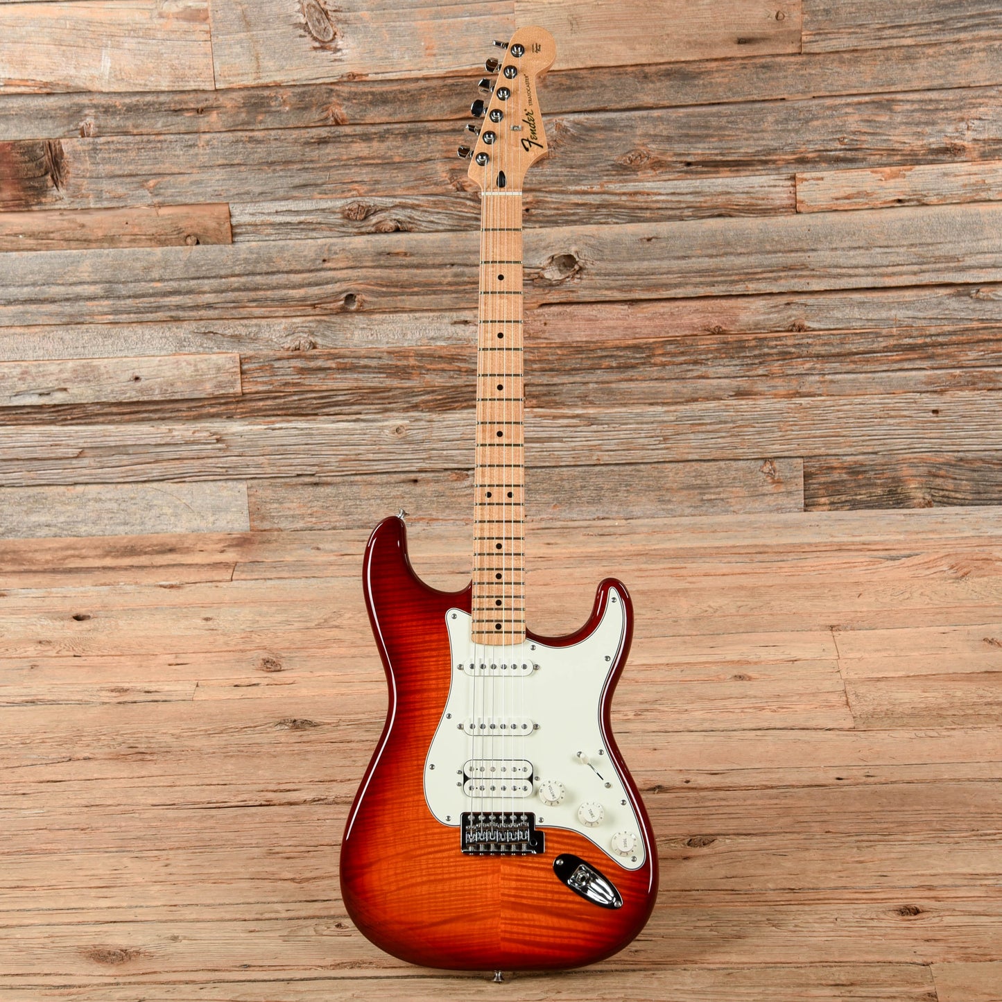 Fender Player Stratocaster HSS Plus Top Cherry Sunburst 2017