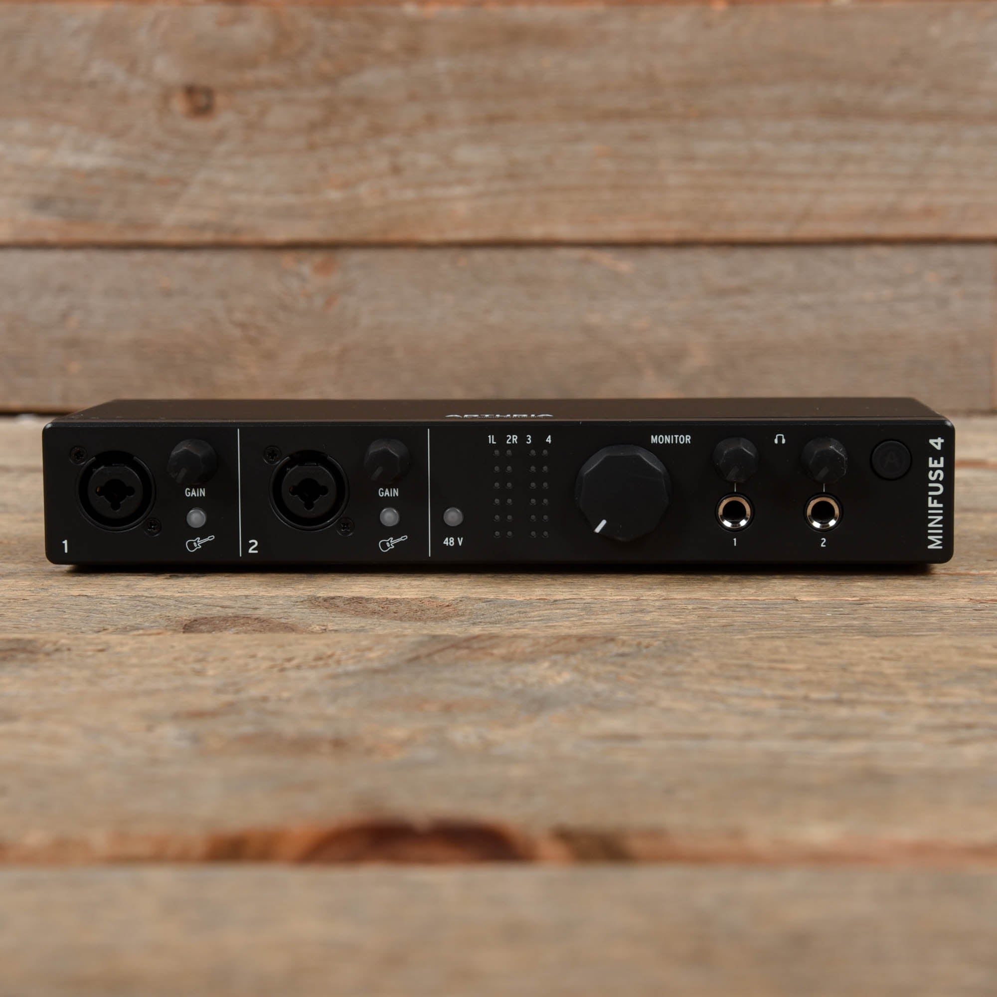 Arturia MiniFuse 4 Audio & MIDI Interface Black