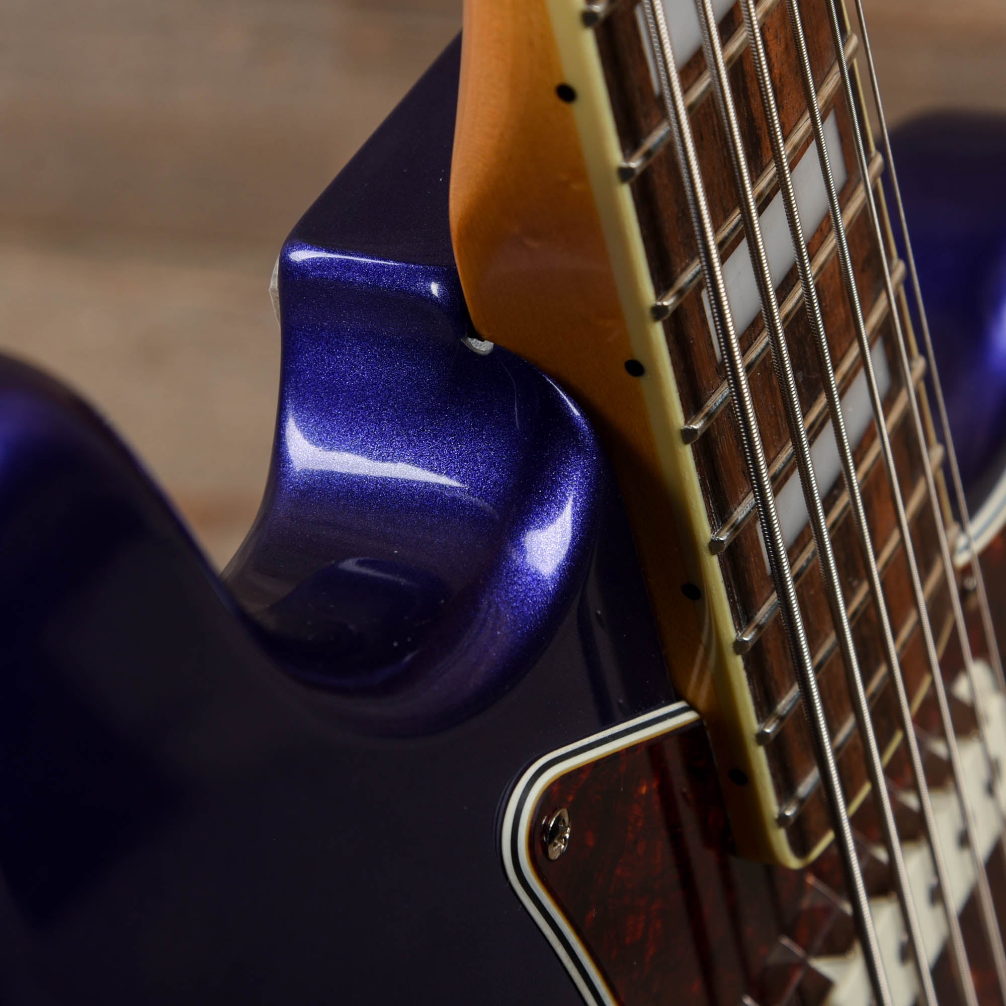 Squier Classic Vibe Bass VI Purple Metallic w/Matching Headcap