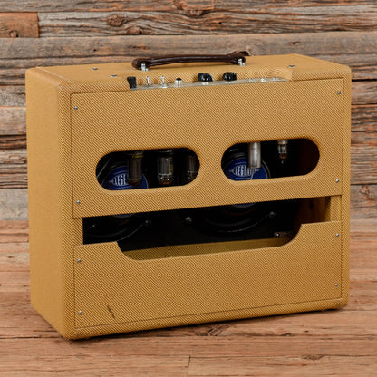 Victoria Ivy League V-Front 12-Watt 2x10" Guitar Combo